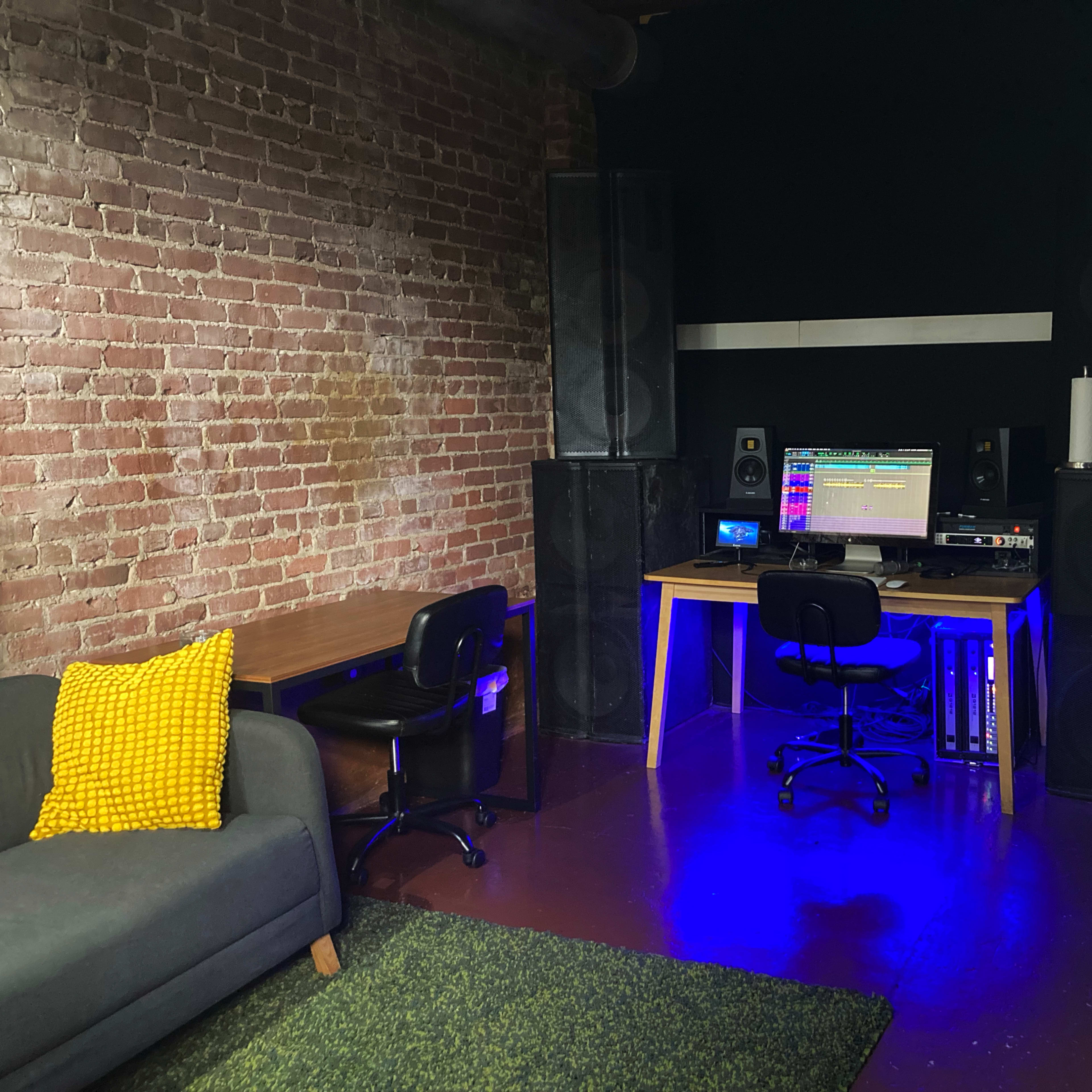 B Room Recording Studio With Engineer Image in Mechanicsville, Atlanta, GA
