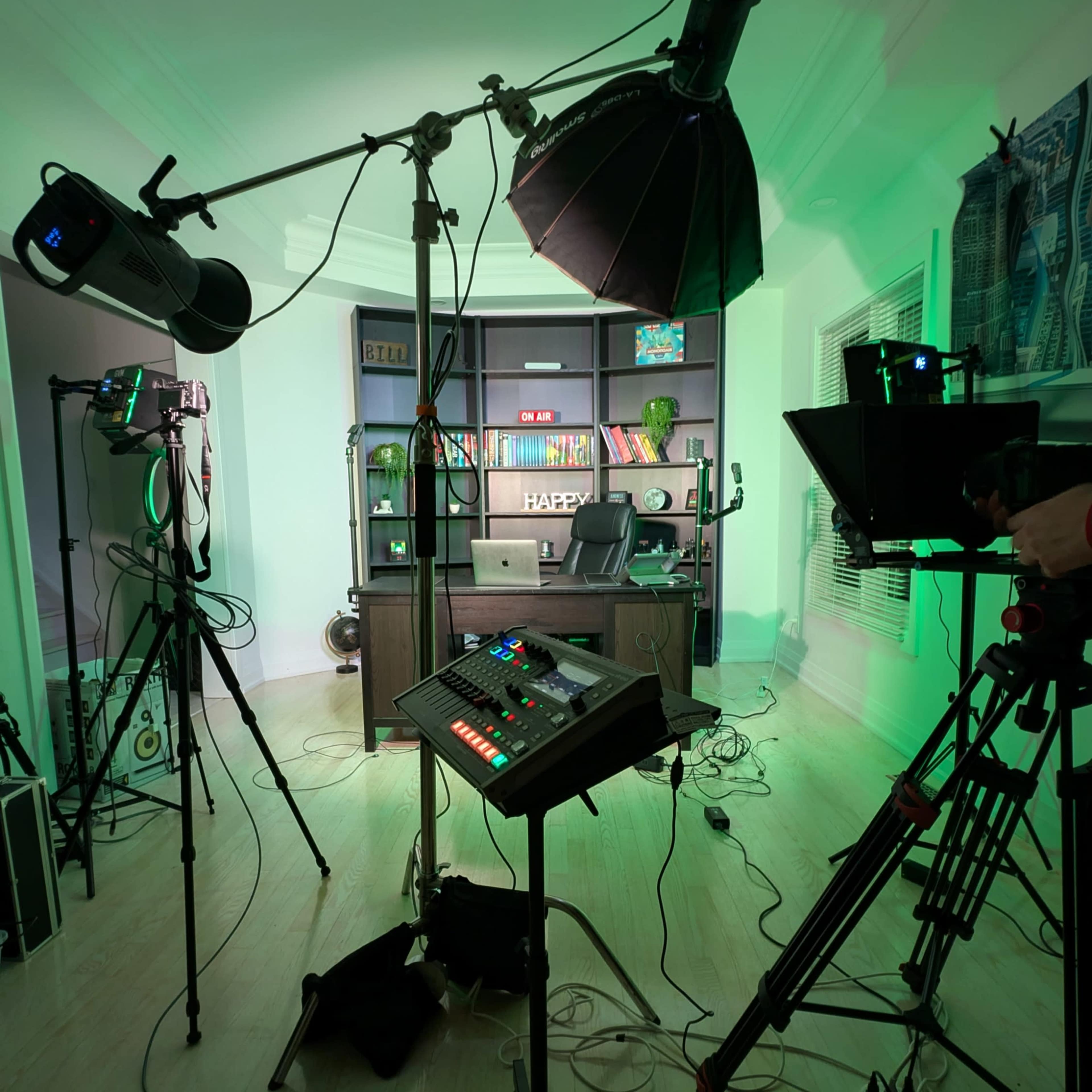 Professional Video Studio for YouTube/Tiktok/Instagram Image in Maple, Vaughan, ON