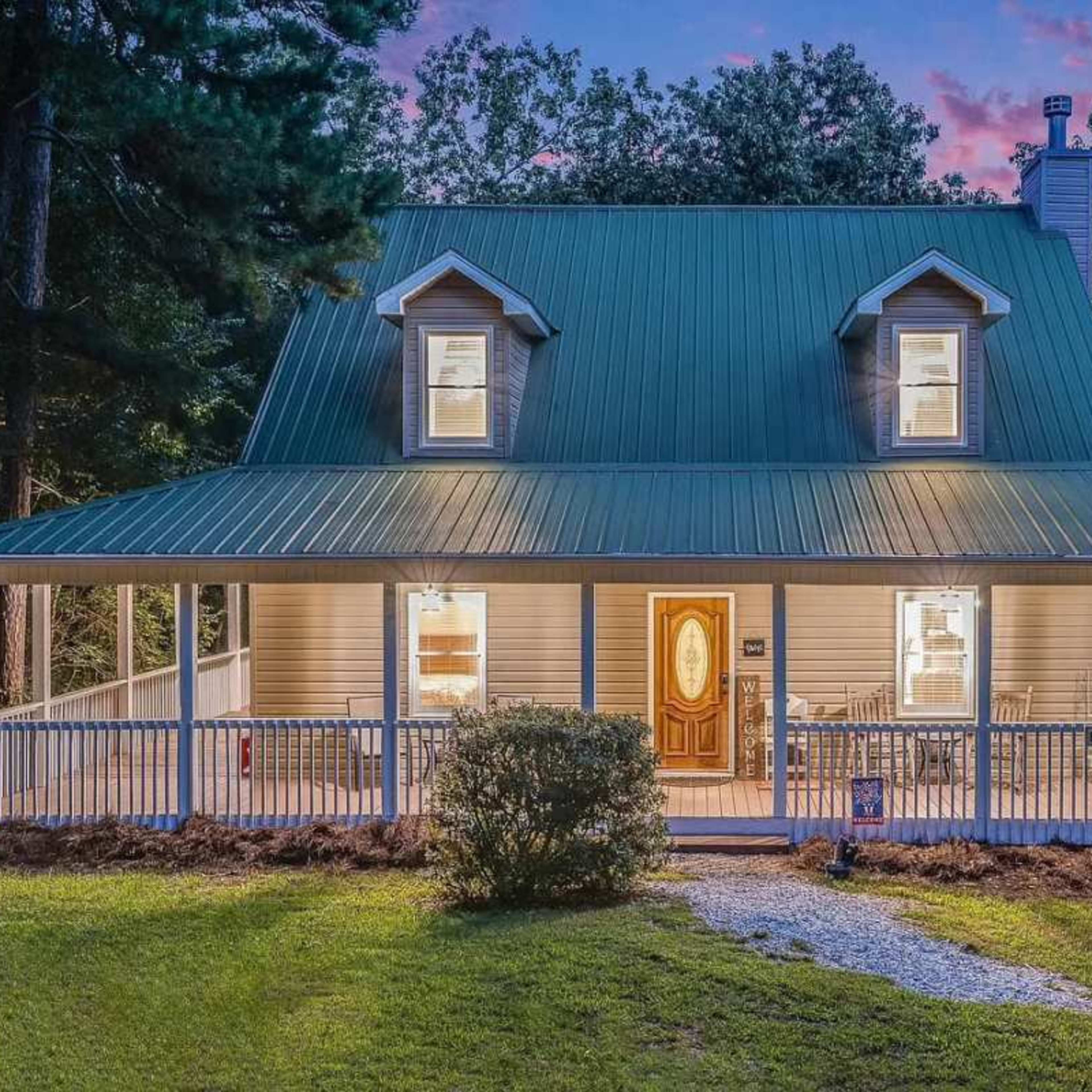 Lake House with Private Dock Image in Reed Creek, Hartwell, GA