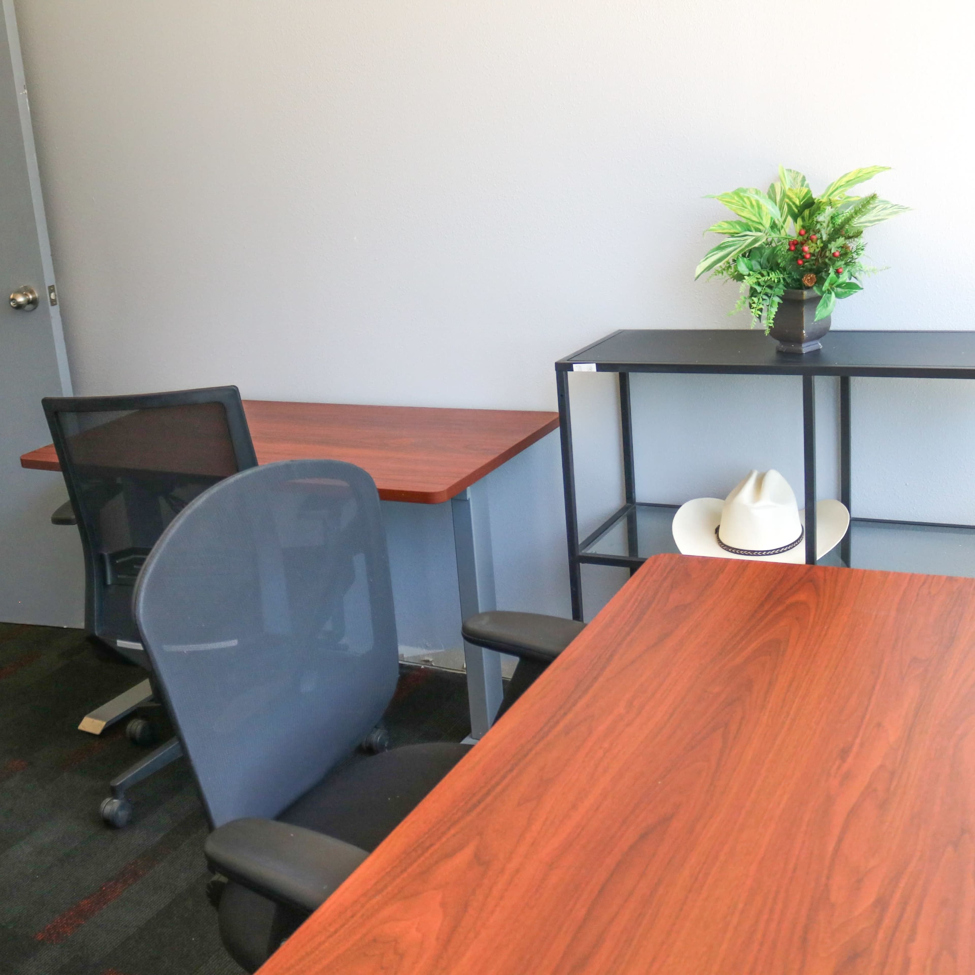 4 Desk CoWorking Space Image in Bedford, Bedford, TX