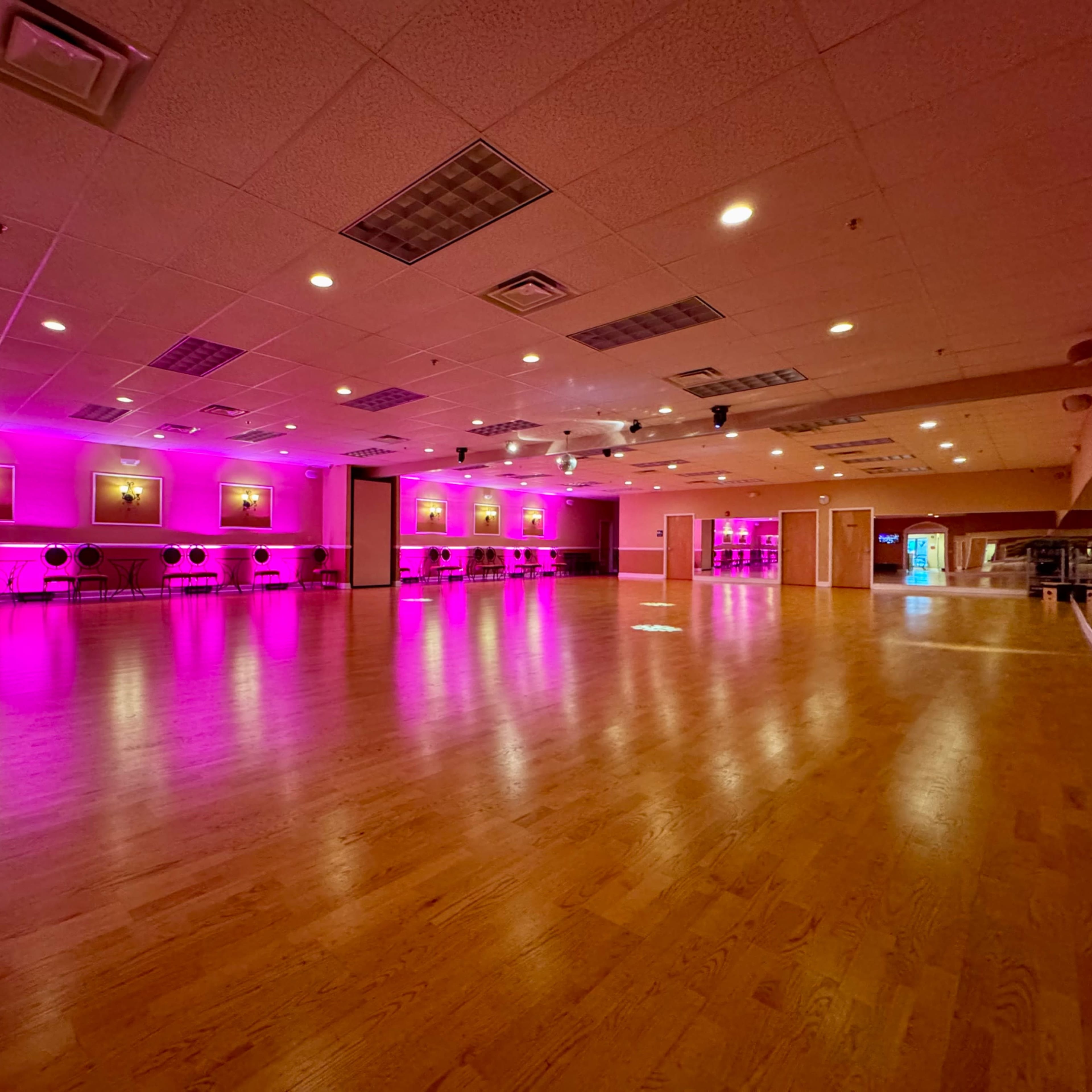 Spacious Open Event Space filled with Elegance Image in Montgomery County, Montgomery County, PA