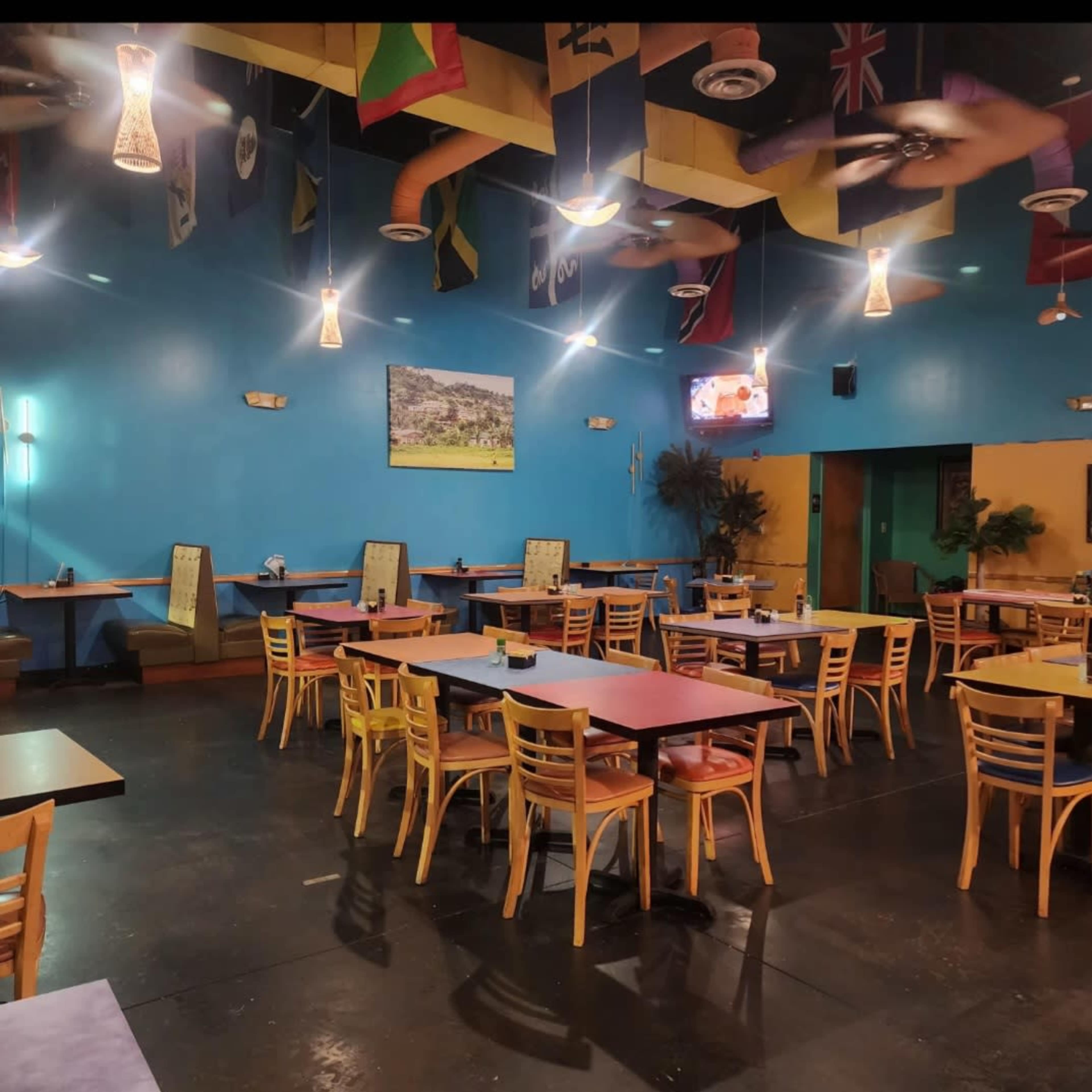 Vibrant Restaurant/cafe Venue with Full Bar in Charlotte Perfect for meetings Image in West Sugar Creek, Charlotte, NC