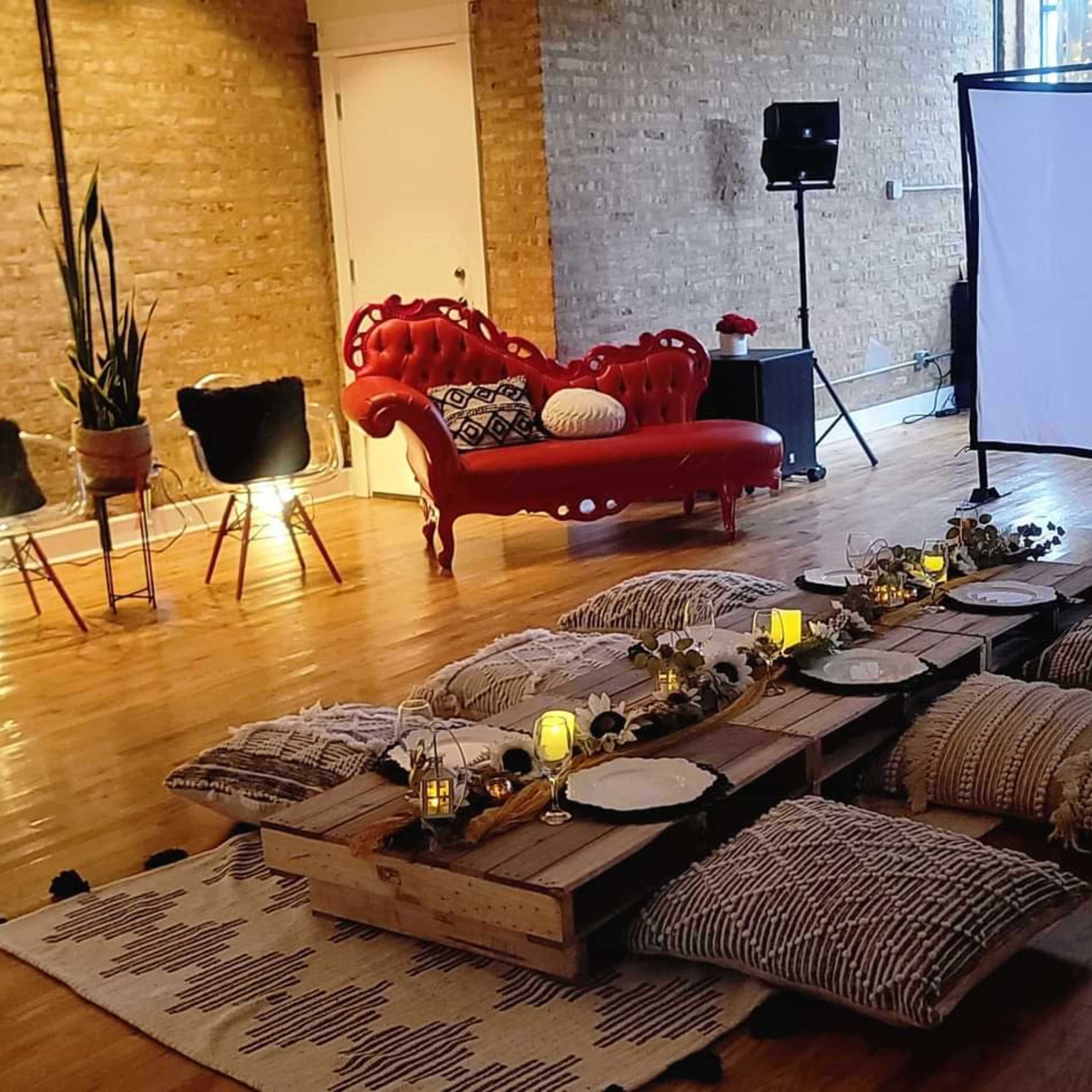 Creative Studio Space Image in Portage Park, Chicago, IL
