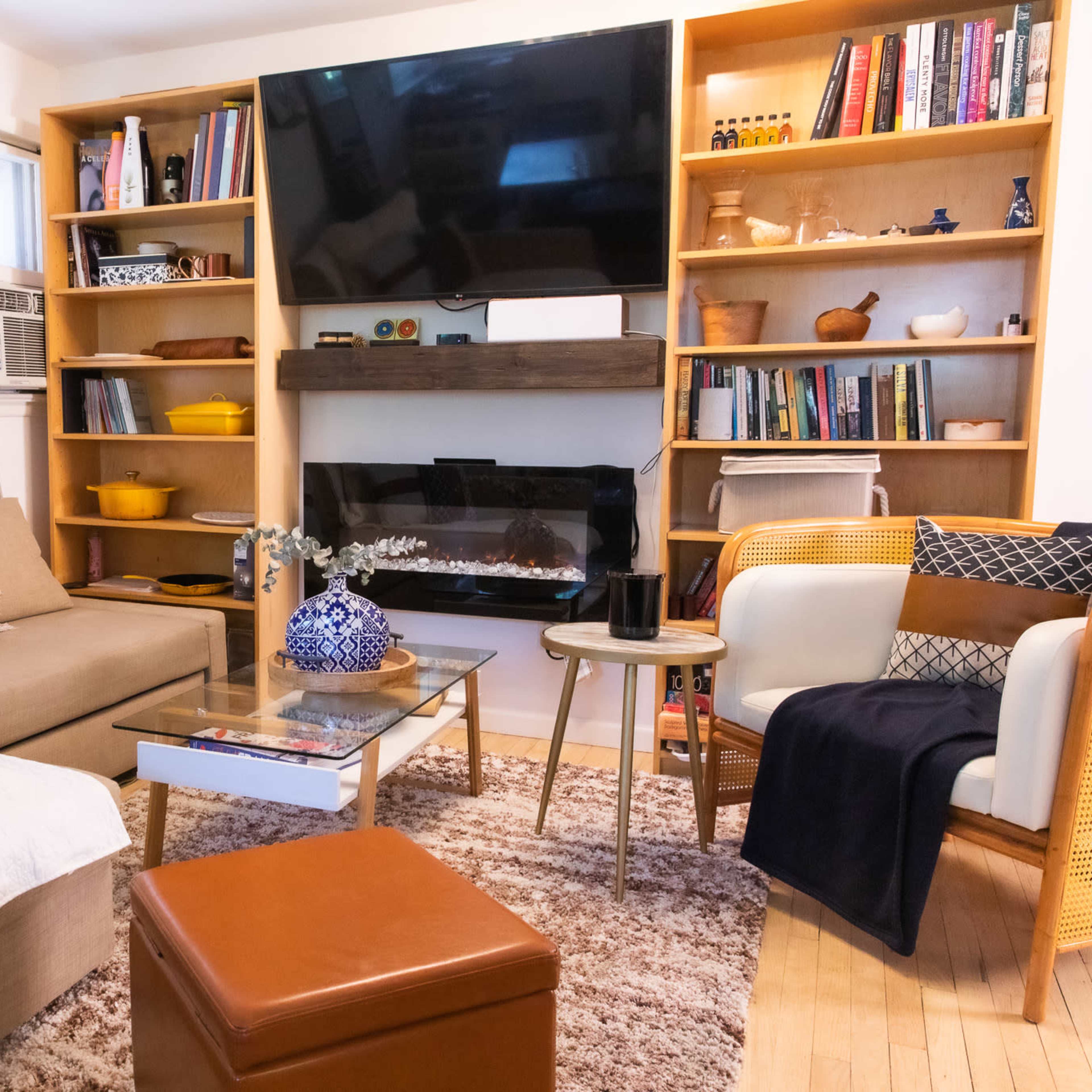 Chic Renovated Gem - 3 BR Apartment - Near Subway Image in Astoria, Queens County, NY