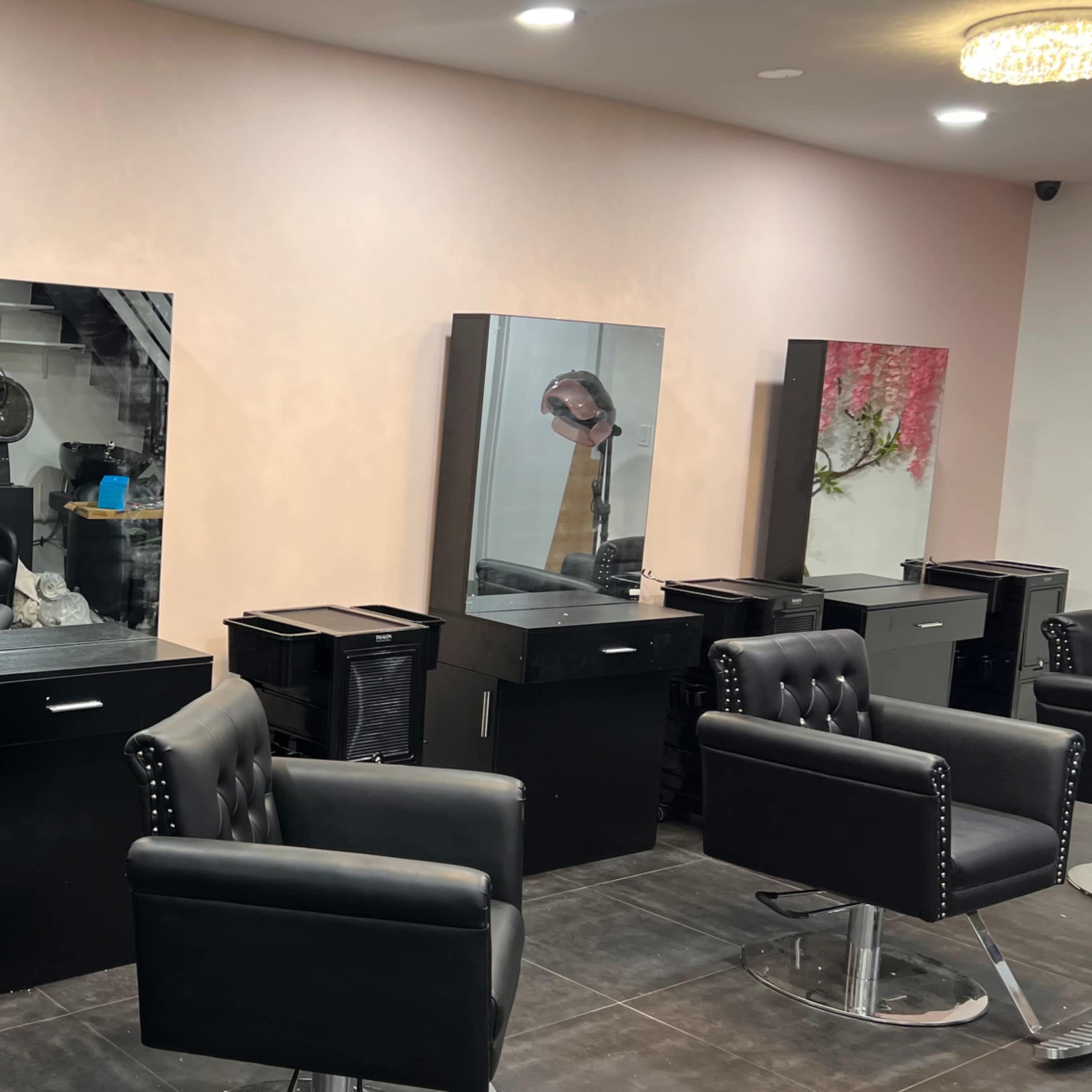 Boutique Salon Space Image in Little Haiti, Brooklyn, NY