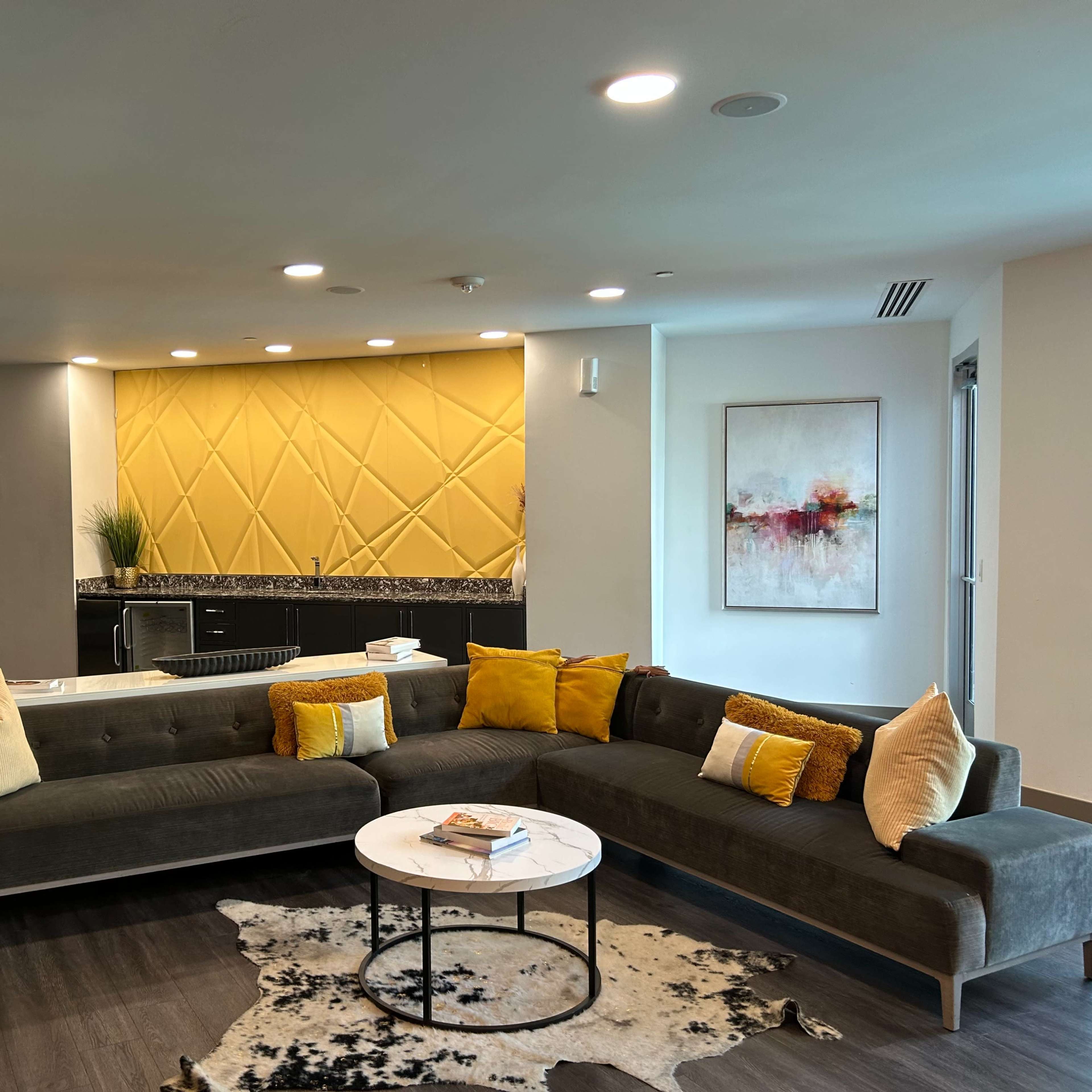 Clubhouse Image in Westshore, Tampa, FL