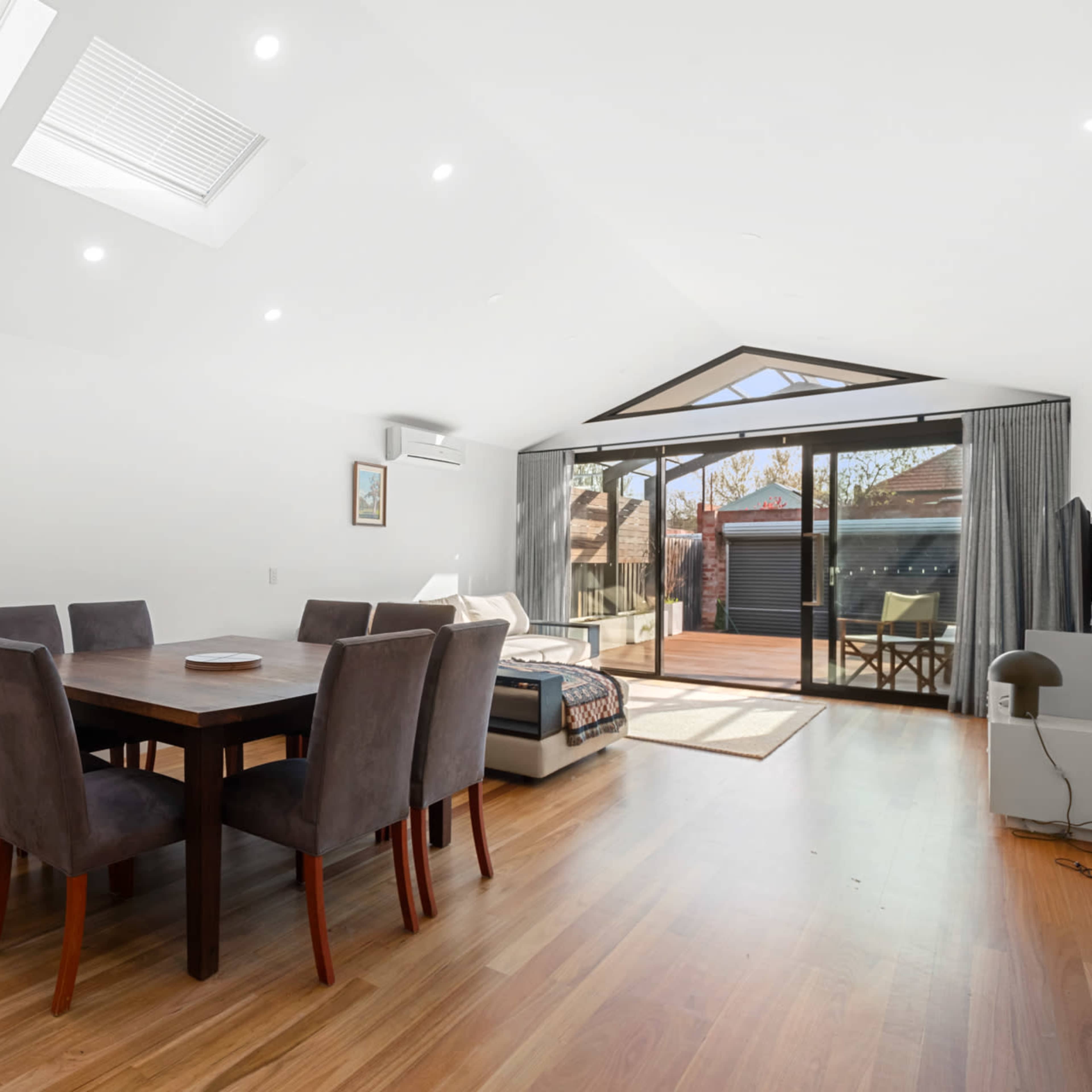 Victorian Era Home in peaceful street on city's edge Image in Melbourne, Melbourne, VIC