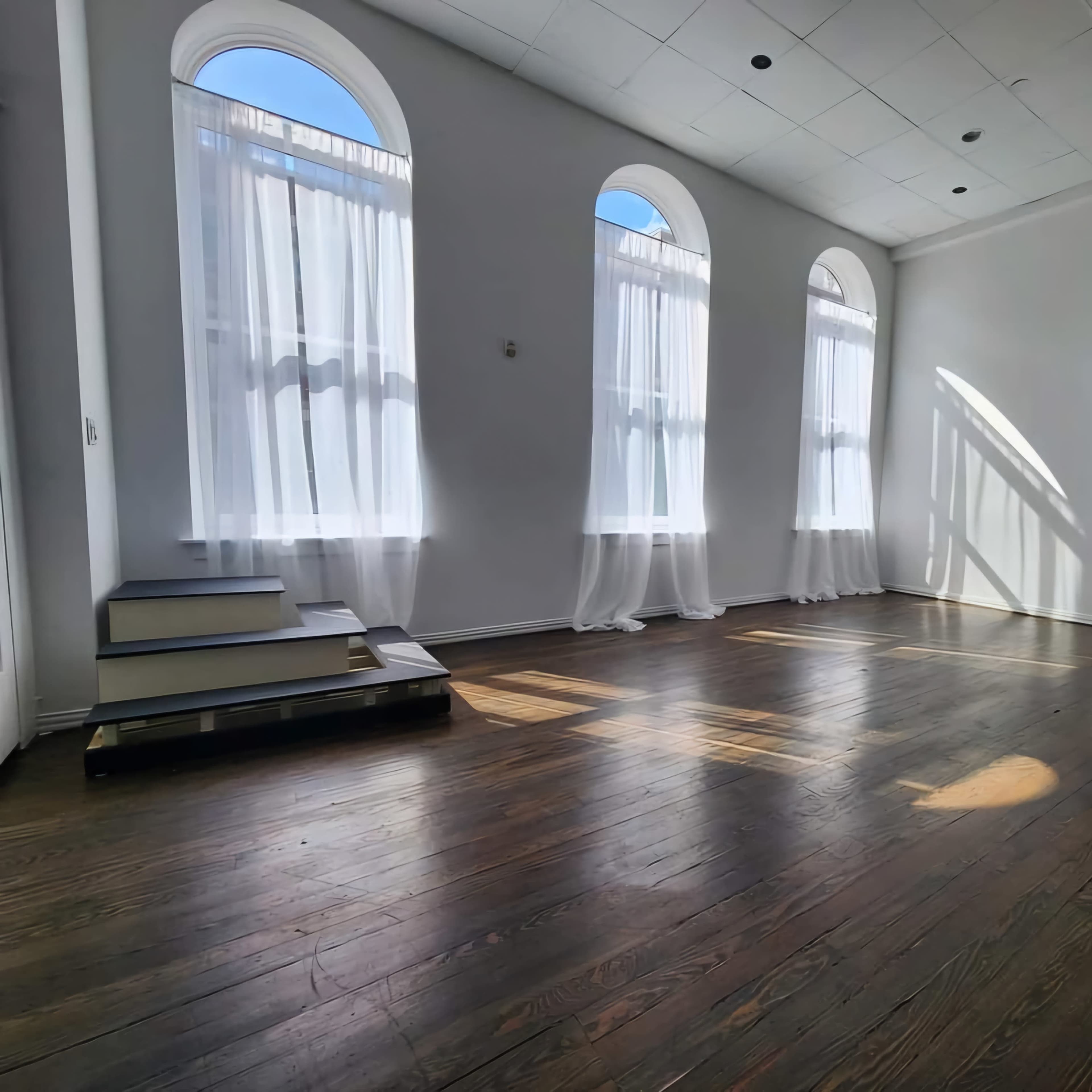 The Nellie Rose #2 | Downtown, modern-industrial condo with natural light and full bar Image in Downtown Houston, Houston, TX