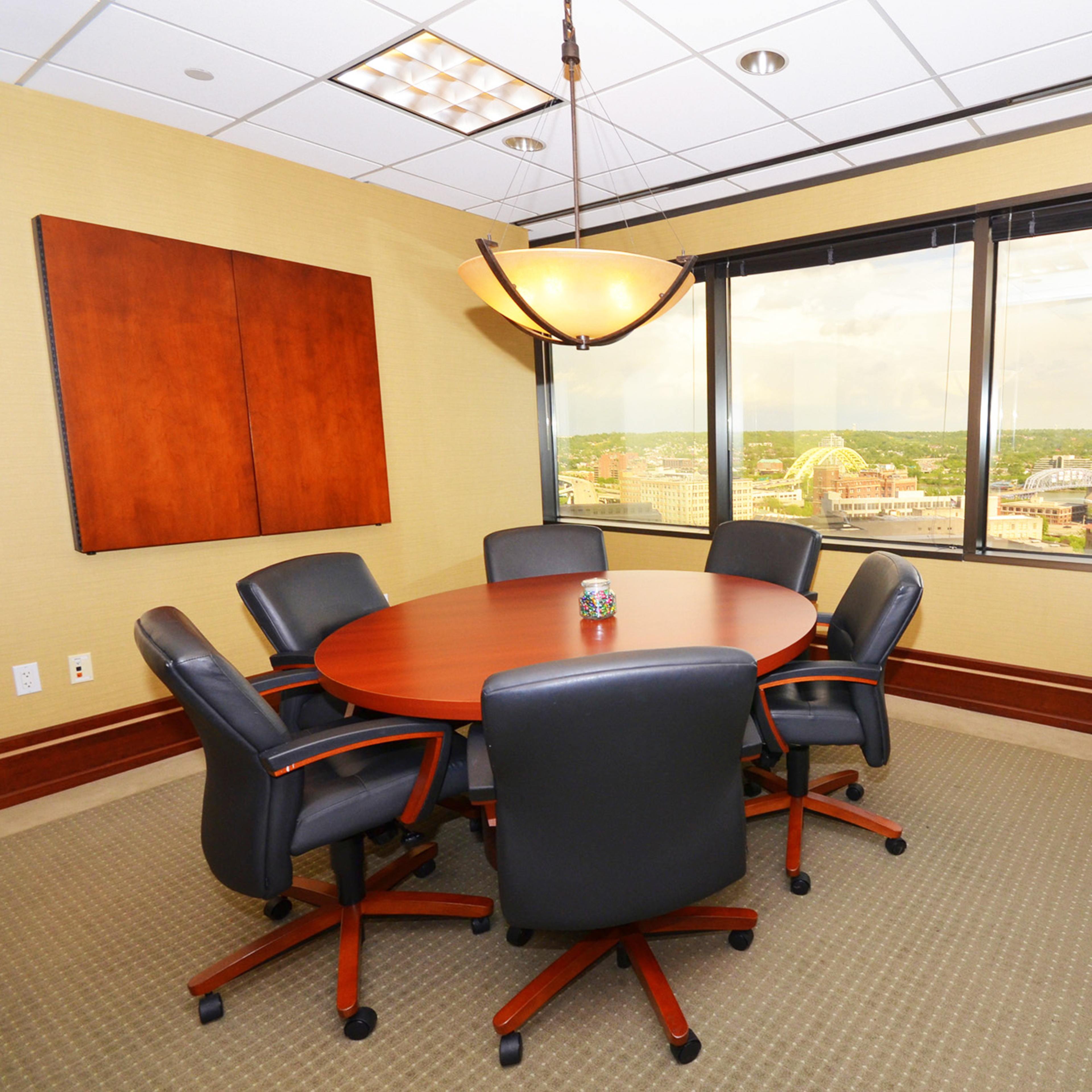 Cincinnati - Small Conference Room (S) - P Image in Central Business District, Cincinnati, OH