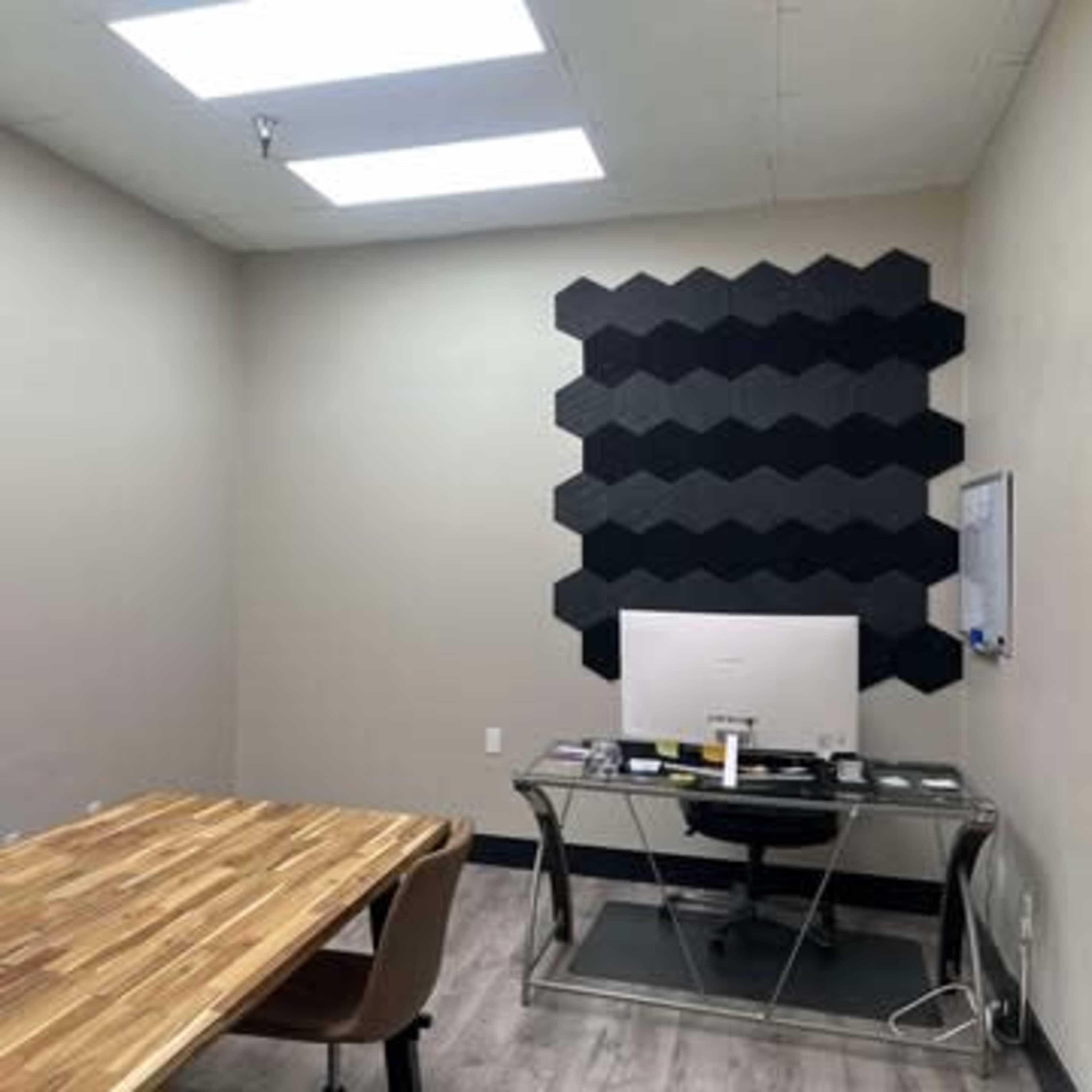 Spacious Office with Conference Table Near I-15 and Kaiser Image in Victorville, Victorville, CA