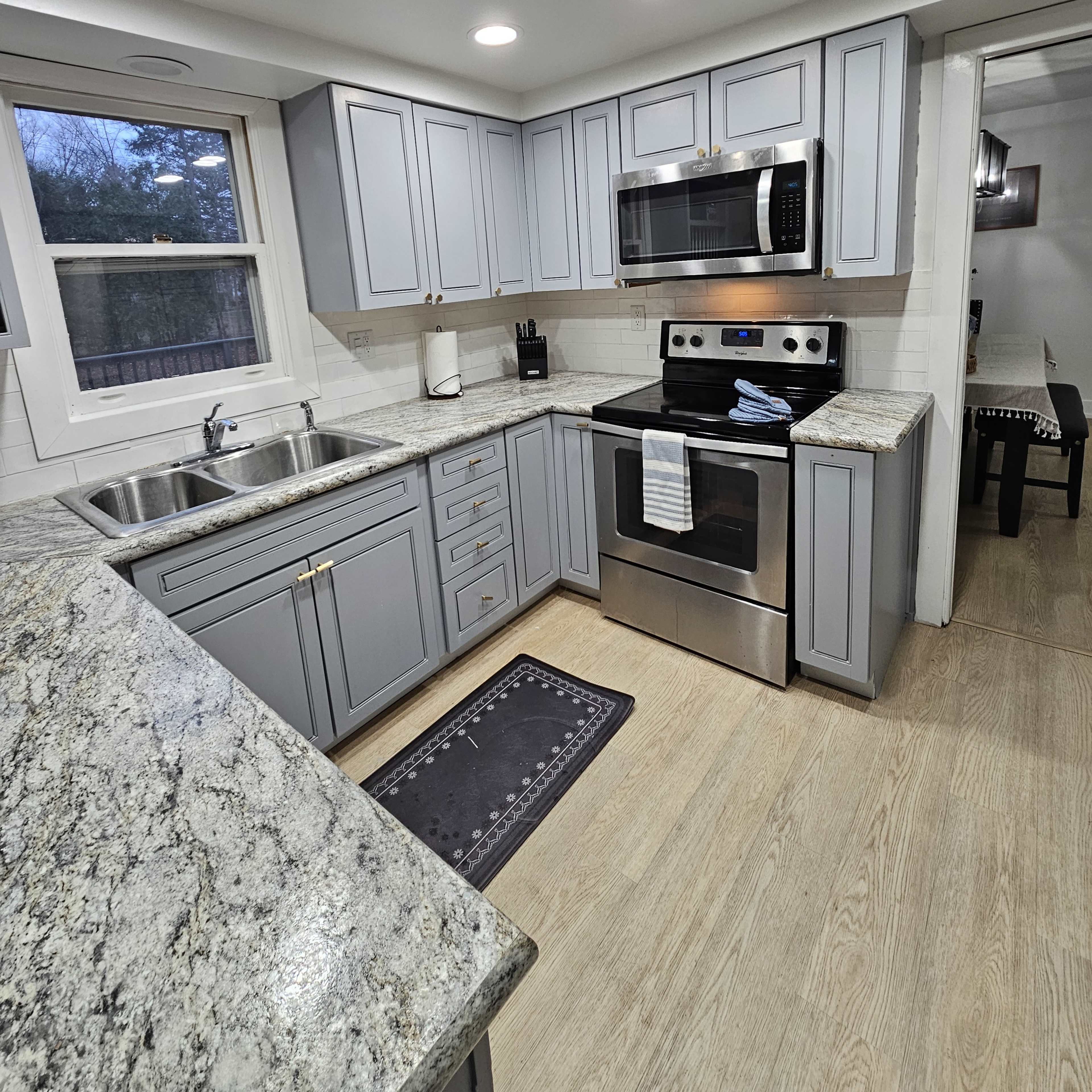 Beautiful House for Unique Hosting Image in Waukegan Township, Waukegan, IL