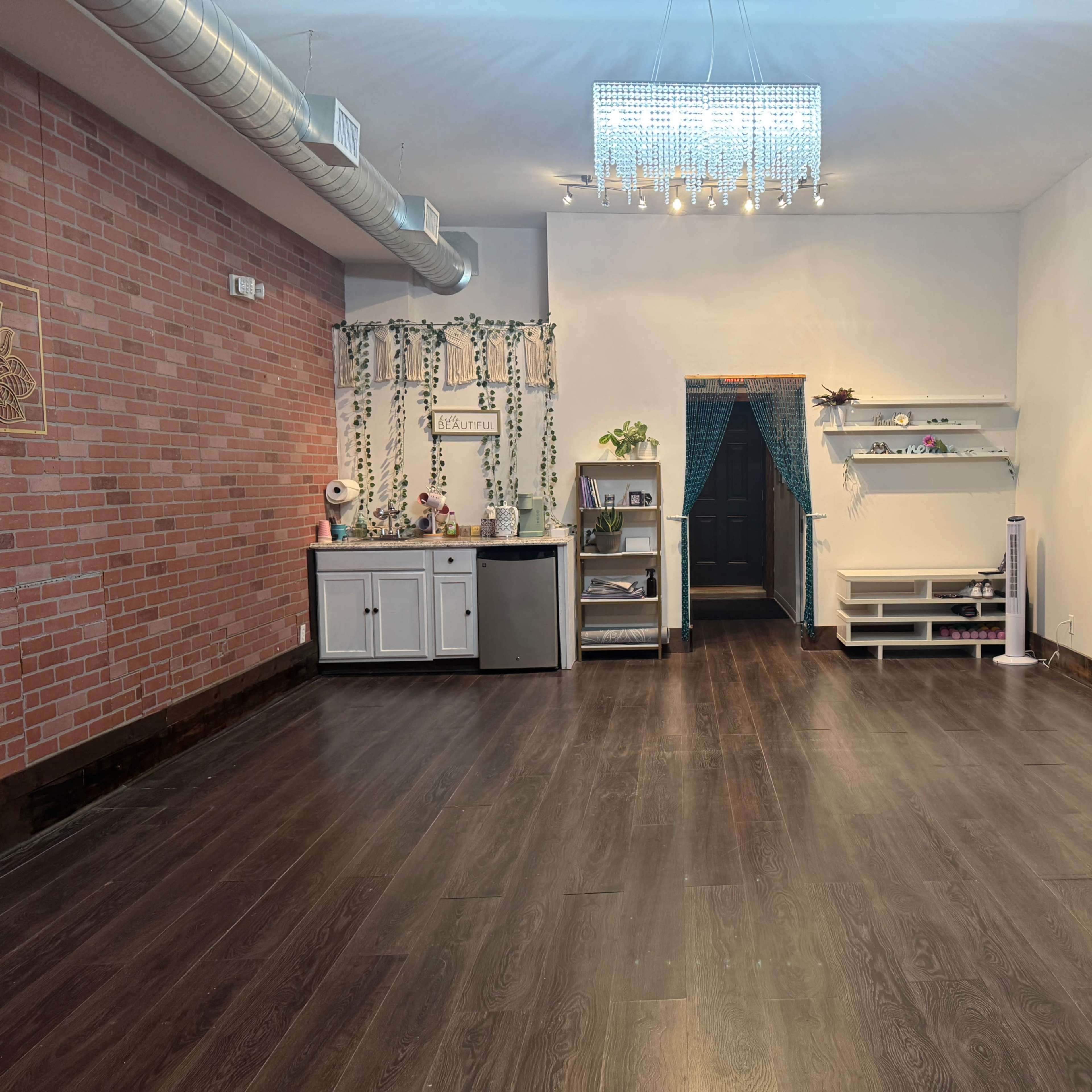 Grandview’s Premier Downtown Loft Style Event and Flex Space Image in Washington Township, Grandview, MO