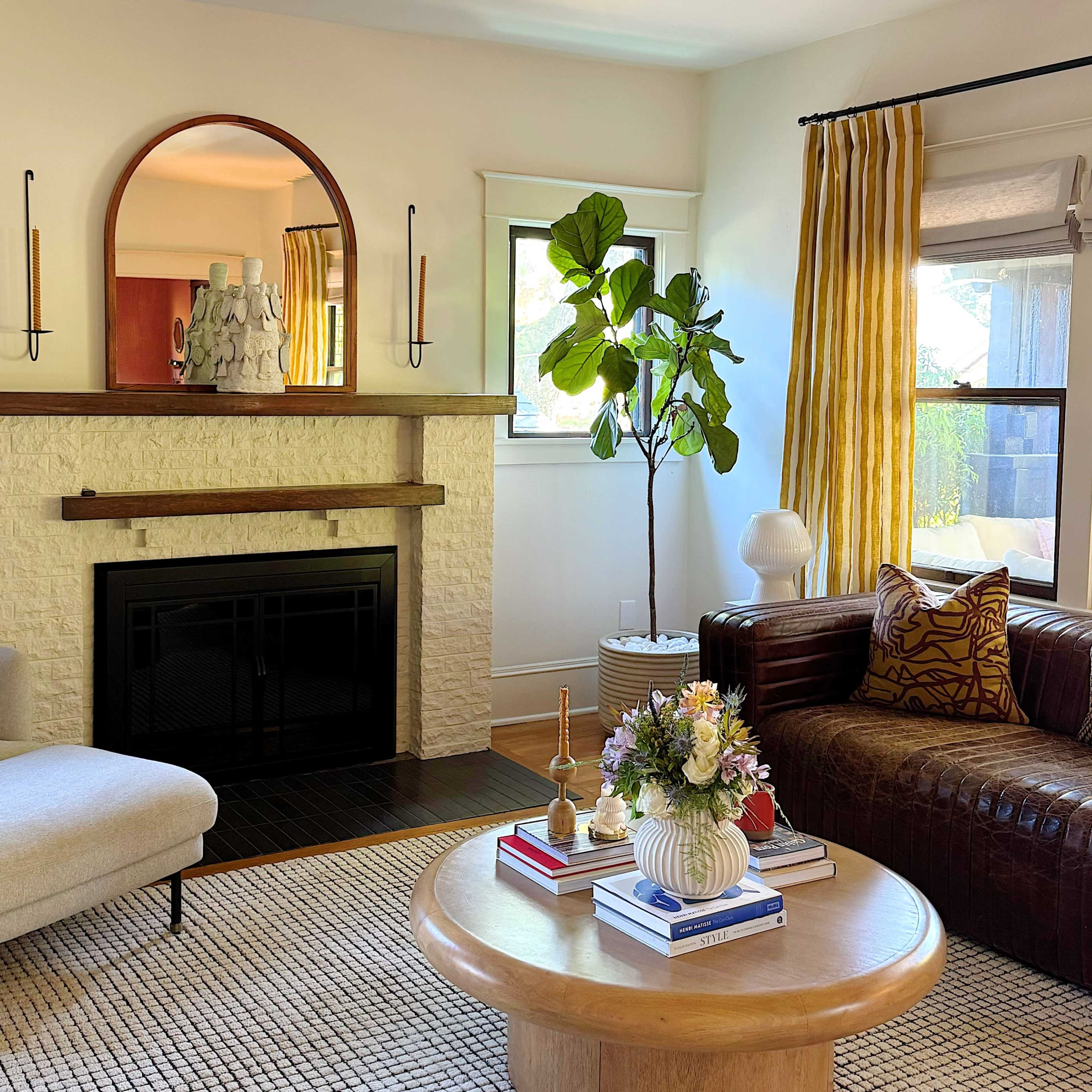 Charming Light-Filled Craftsman with Versatile Spaces Image in Southeast Portland, Portland, OR