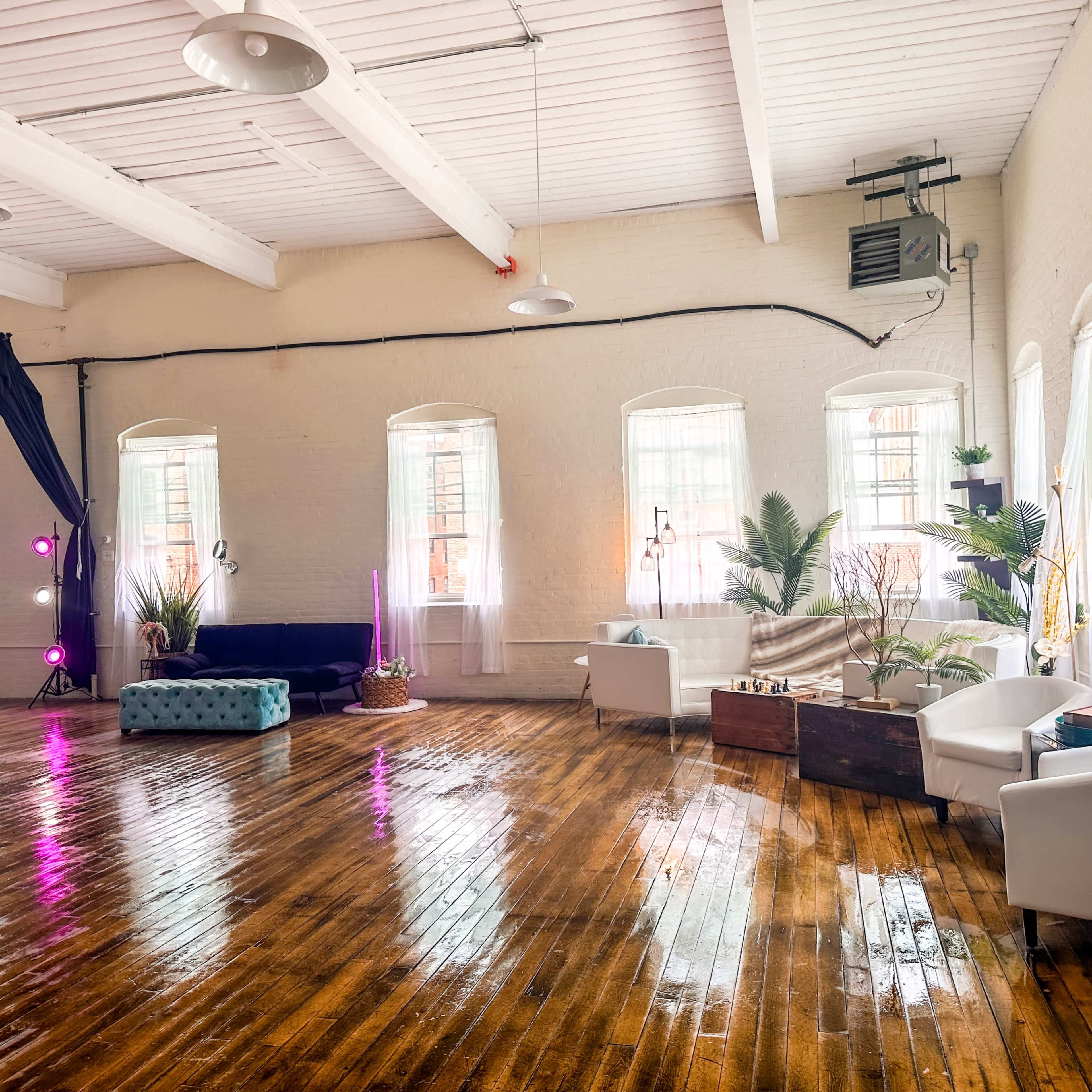 Industrial Modern Mill Photography Studio Image in Pawtucket, Pawtucket, RI
