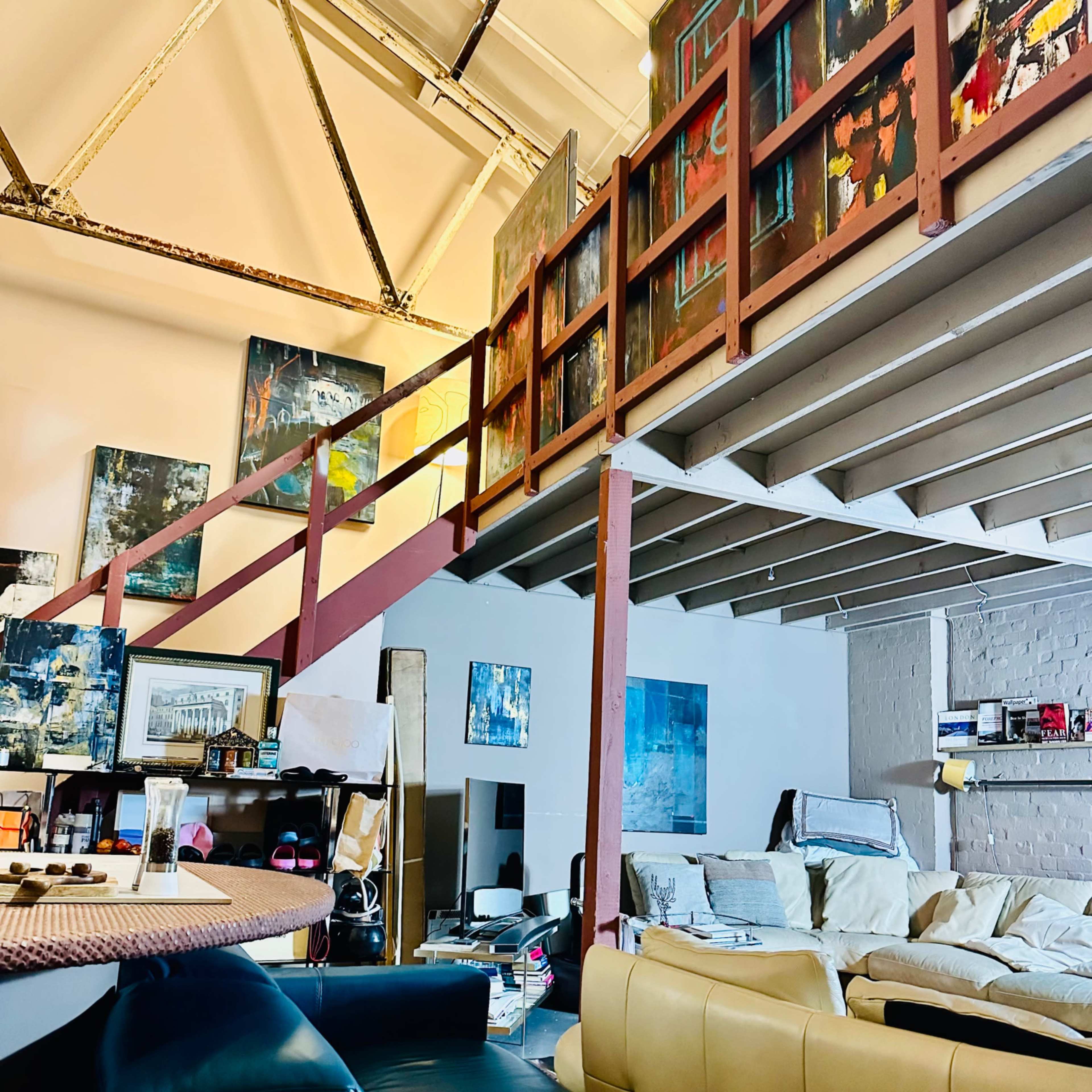 Open-plan Eclectic Arty Gallery Loft on Camden Road Image in London, London, England
