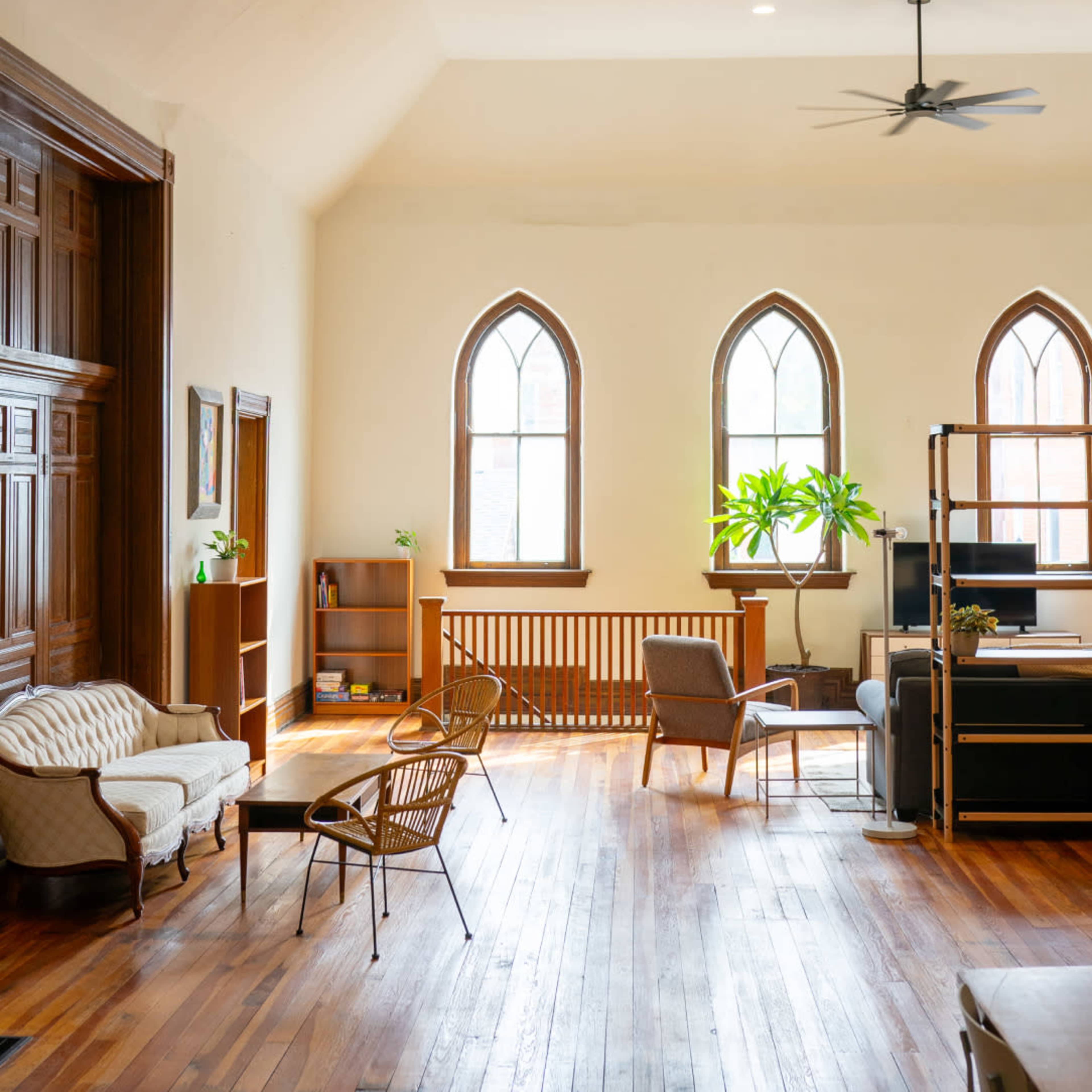 Beautiful huge renovated Church with unique features, and tons of natural light Image in Covington, Covington, KY