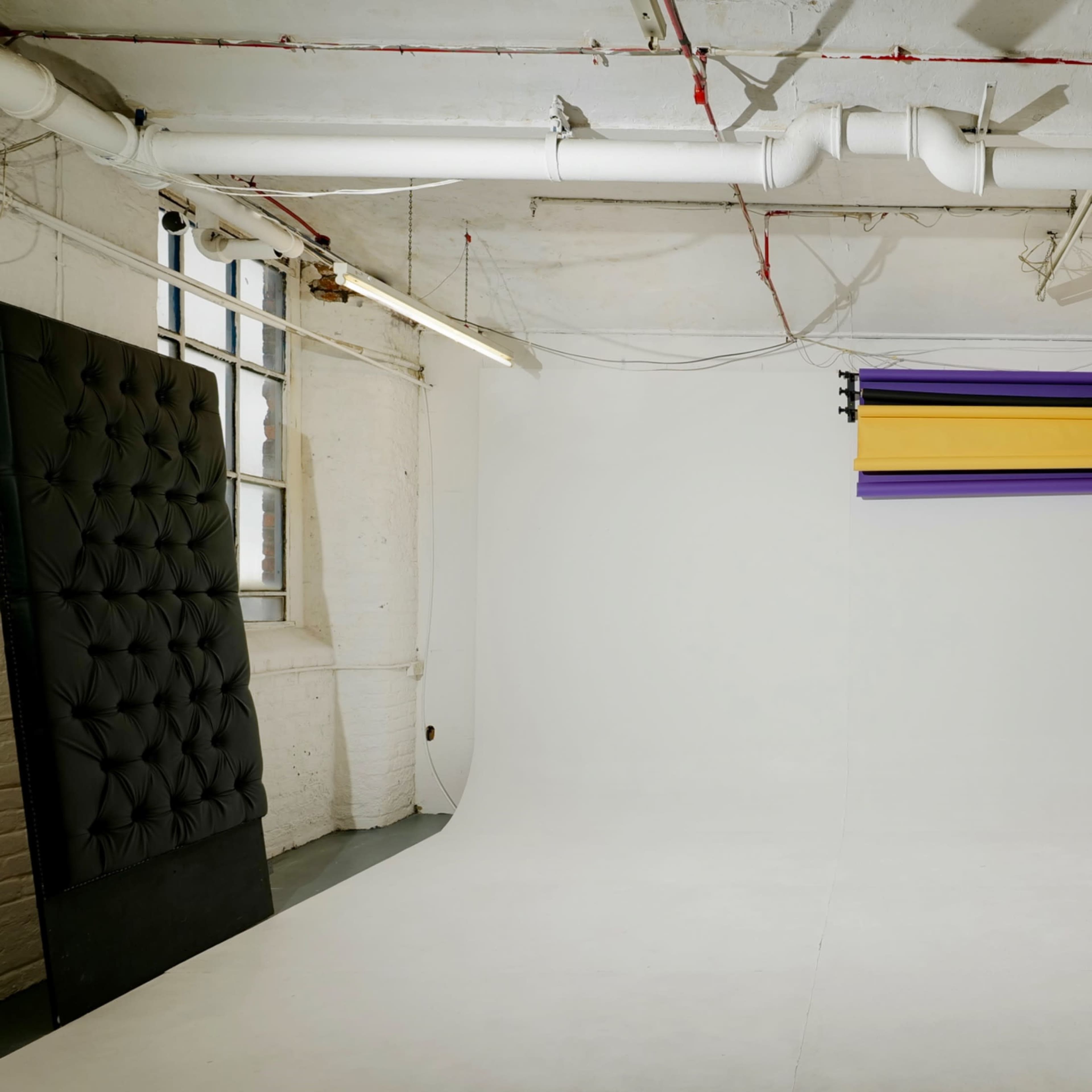 Spacious photography studio providing a wide variety of backdrops Image in Manchester, Manchester, England