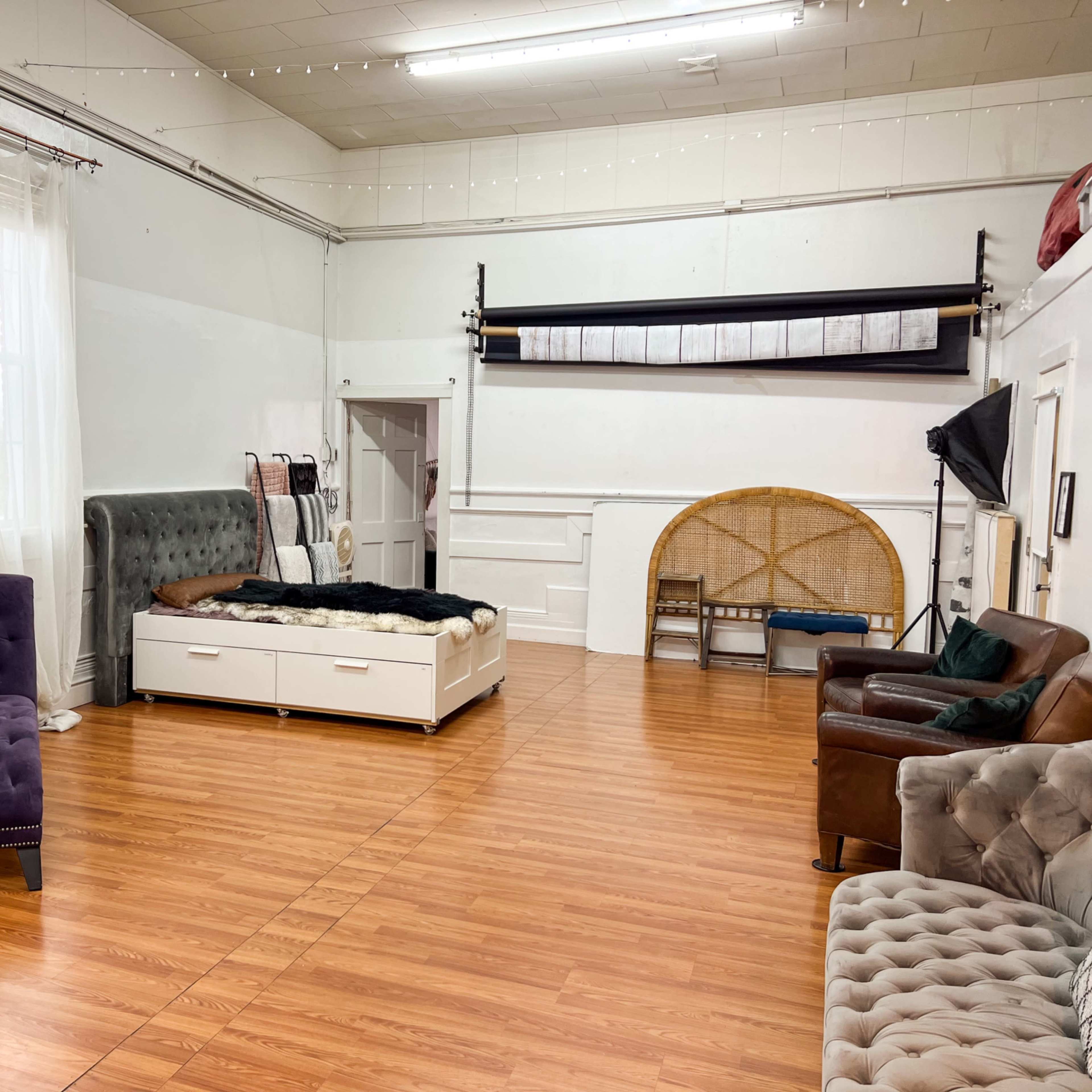 Spacious Historic Studio with Natural Light Image in Folsom, Folsom, CA