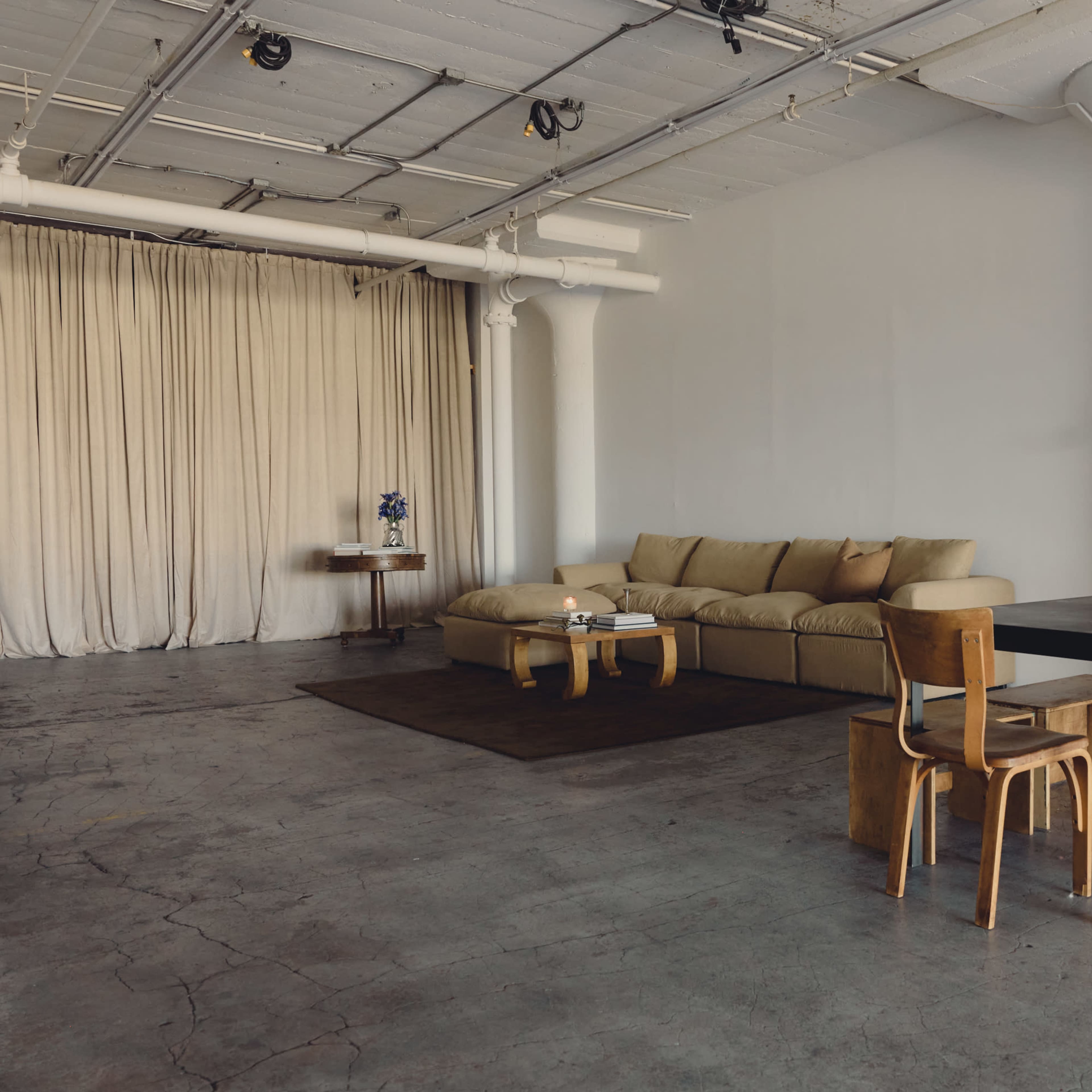 Artful Downtown Studio with Beautiful Natural Light Near Arts District Image in Central LA, Los Angeles, CA