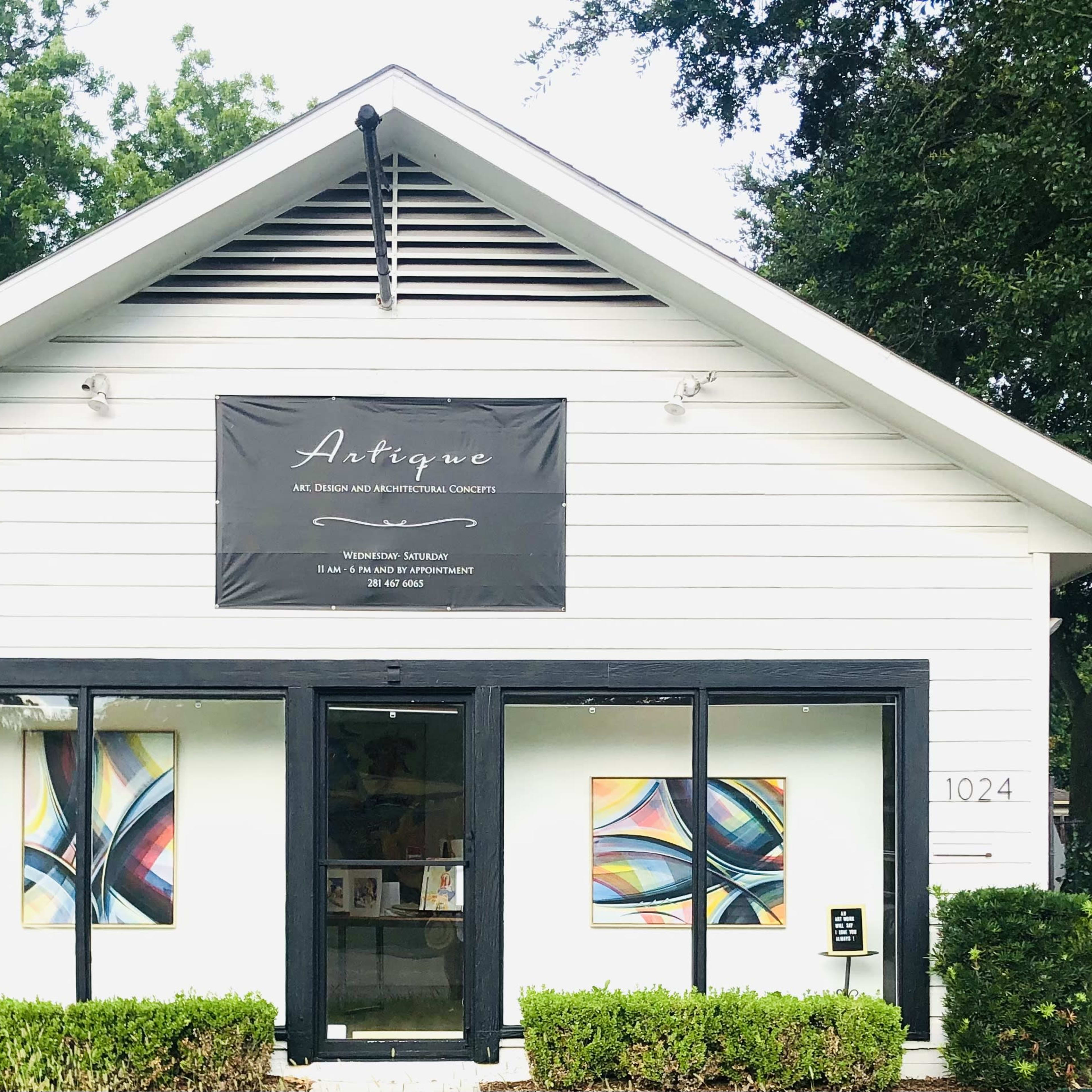 Art Gallery, Outdoor Patio, and Dance Floor in Houston, TX Image in Woodland Heights, Houston, TX