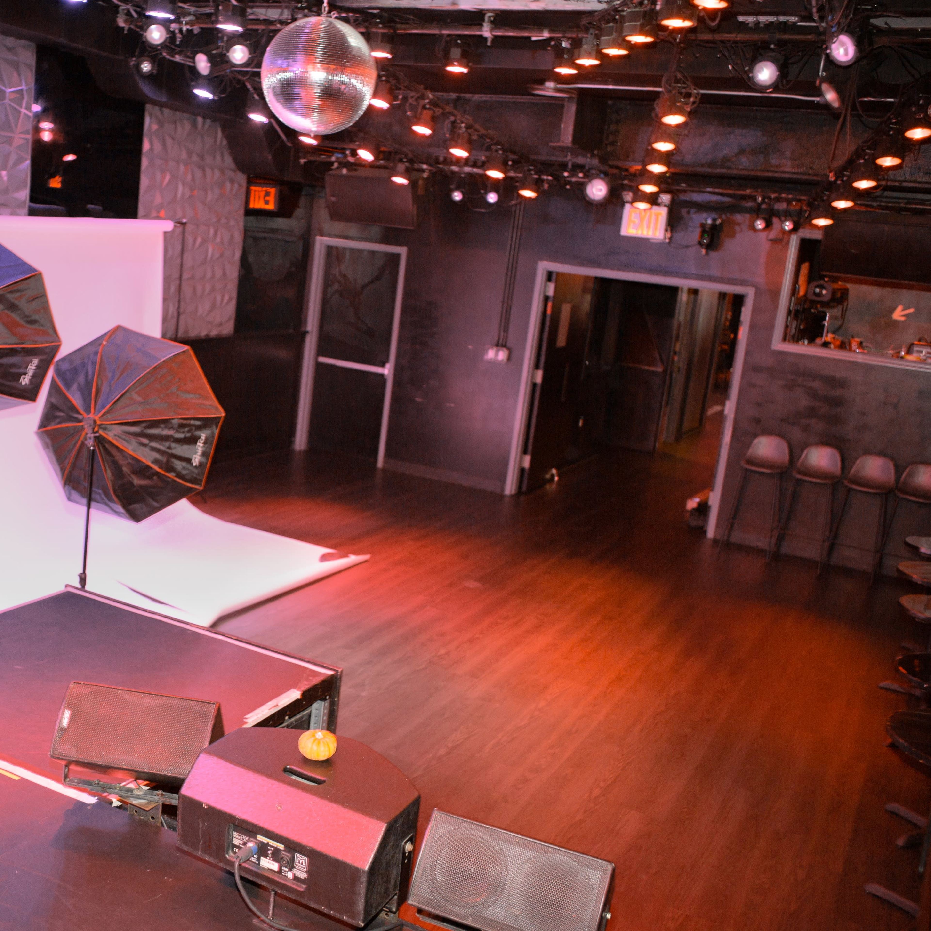 Spacious Times Square / Port Authority Studio Image in Midtown Manhattan, New York, NY