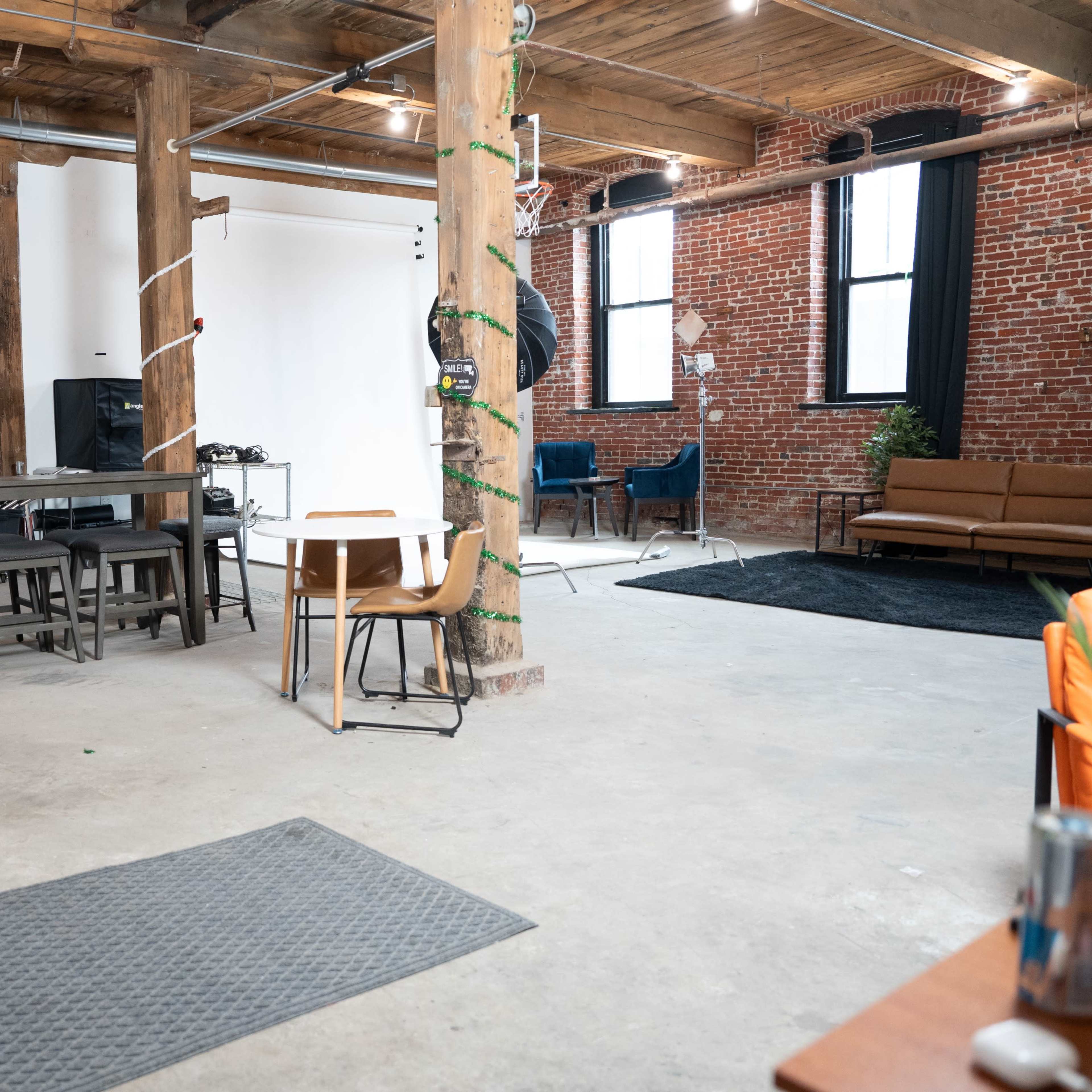Studio 105: Your Ideal Setting for Productive Meetings and Workshops. (AC/Heat) Image in Upper North Philadelphia, Philadelphia, PA