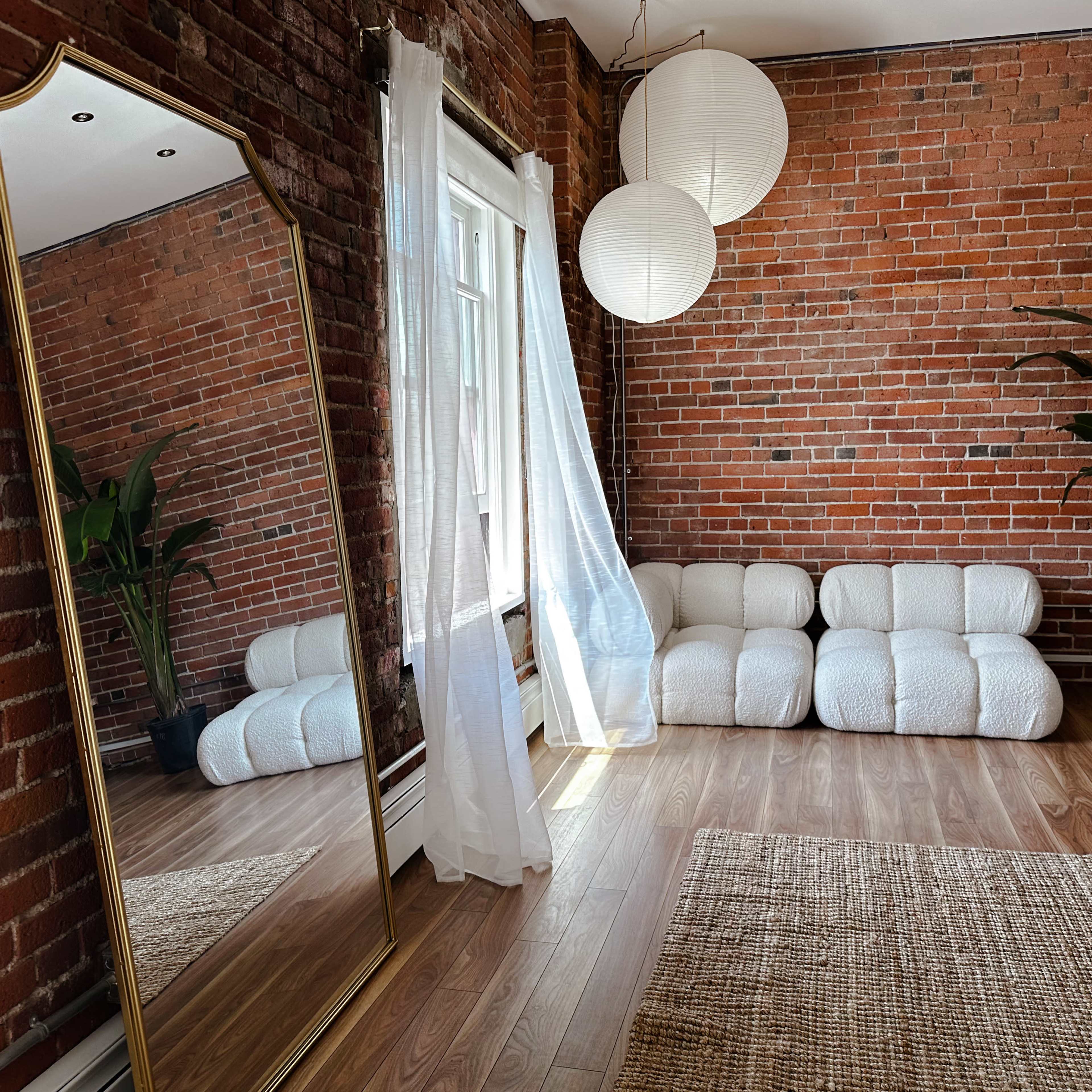 Exposed brick photography studio Image in Downtown, Victoria, BC