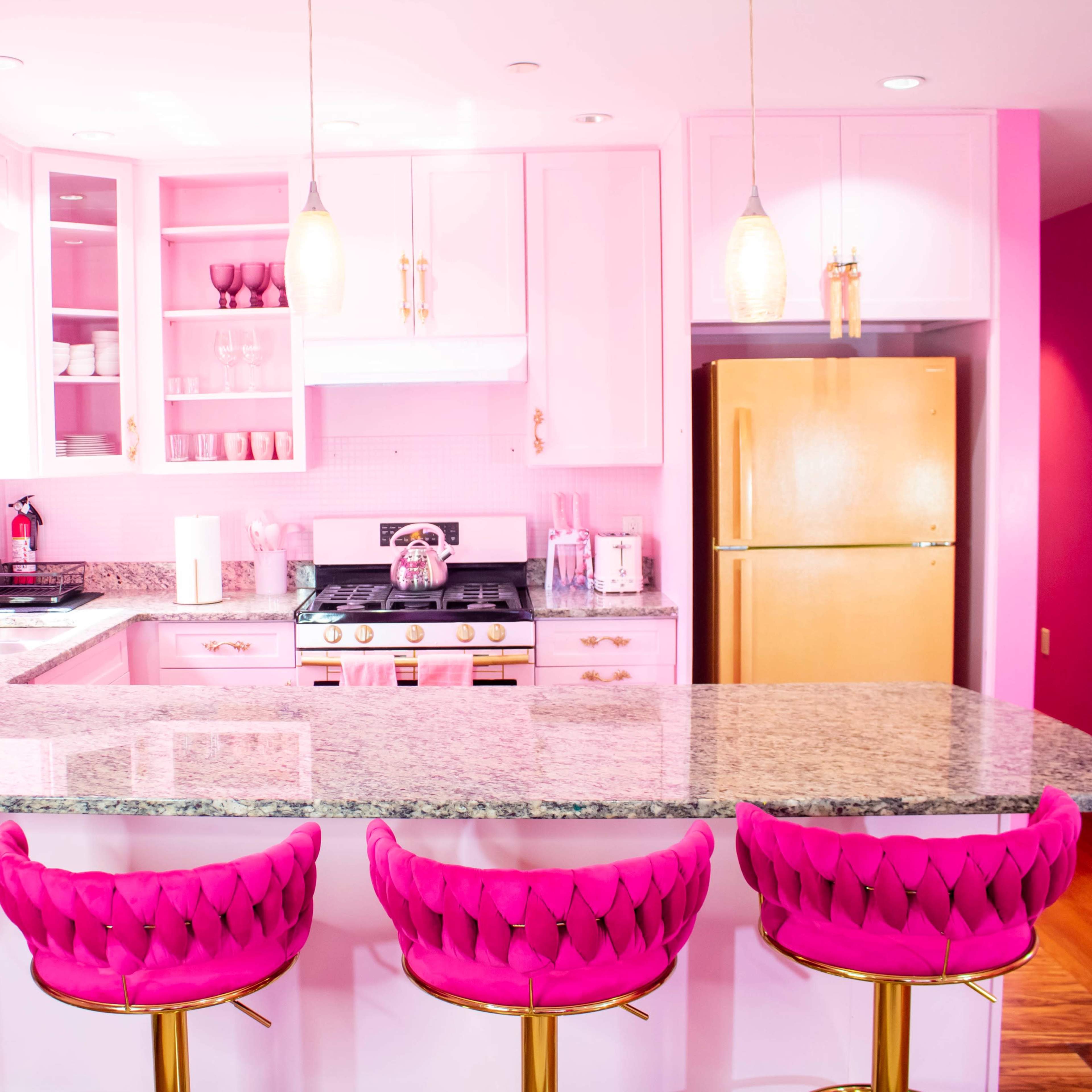 The Pink Speakeasy - 5 Minutes from the Lincoln Tunnel Image in West New York, West New York, NJ