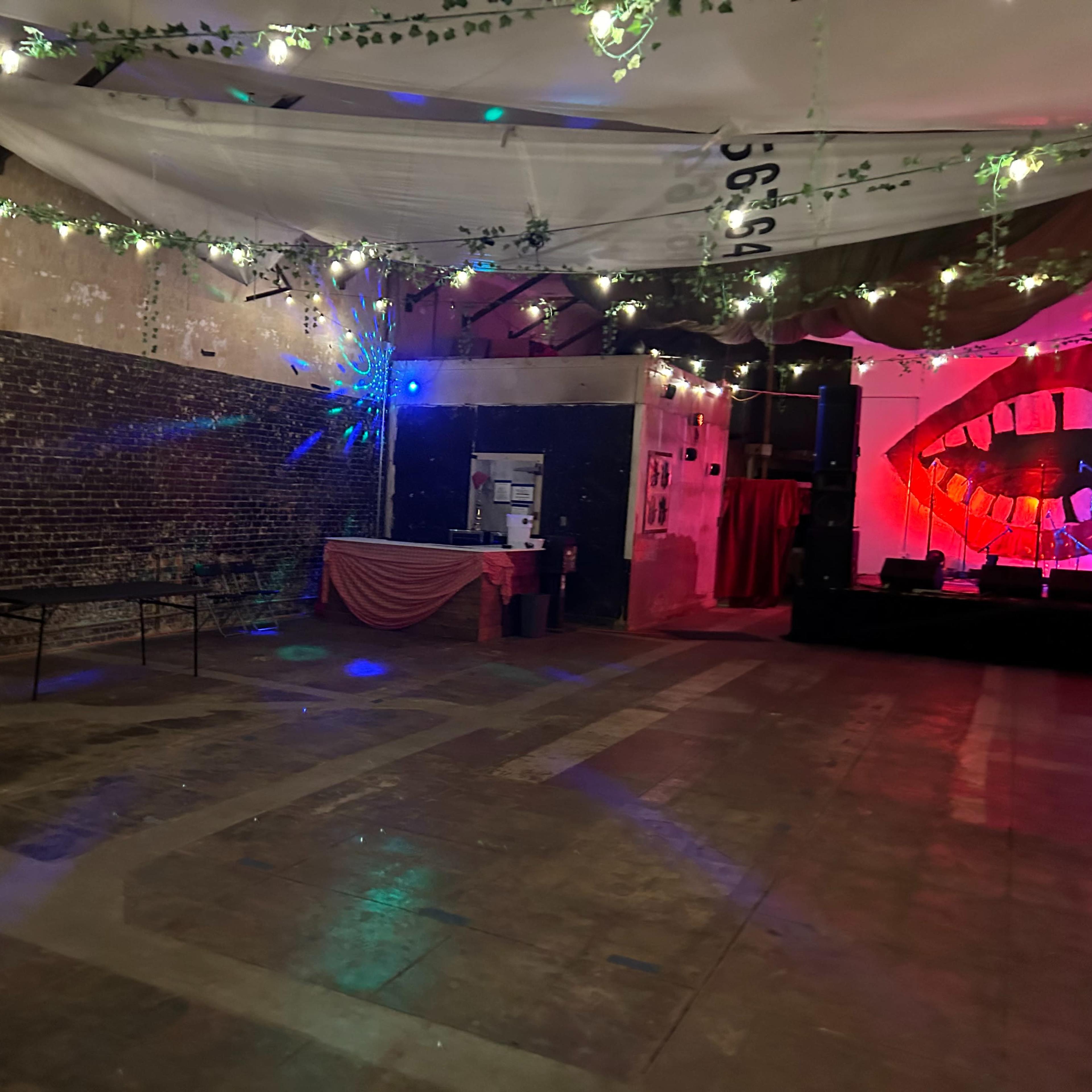 Warehouse Space w/stage Image in San Pedro, Los Angeles, CA