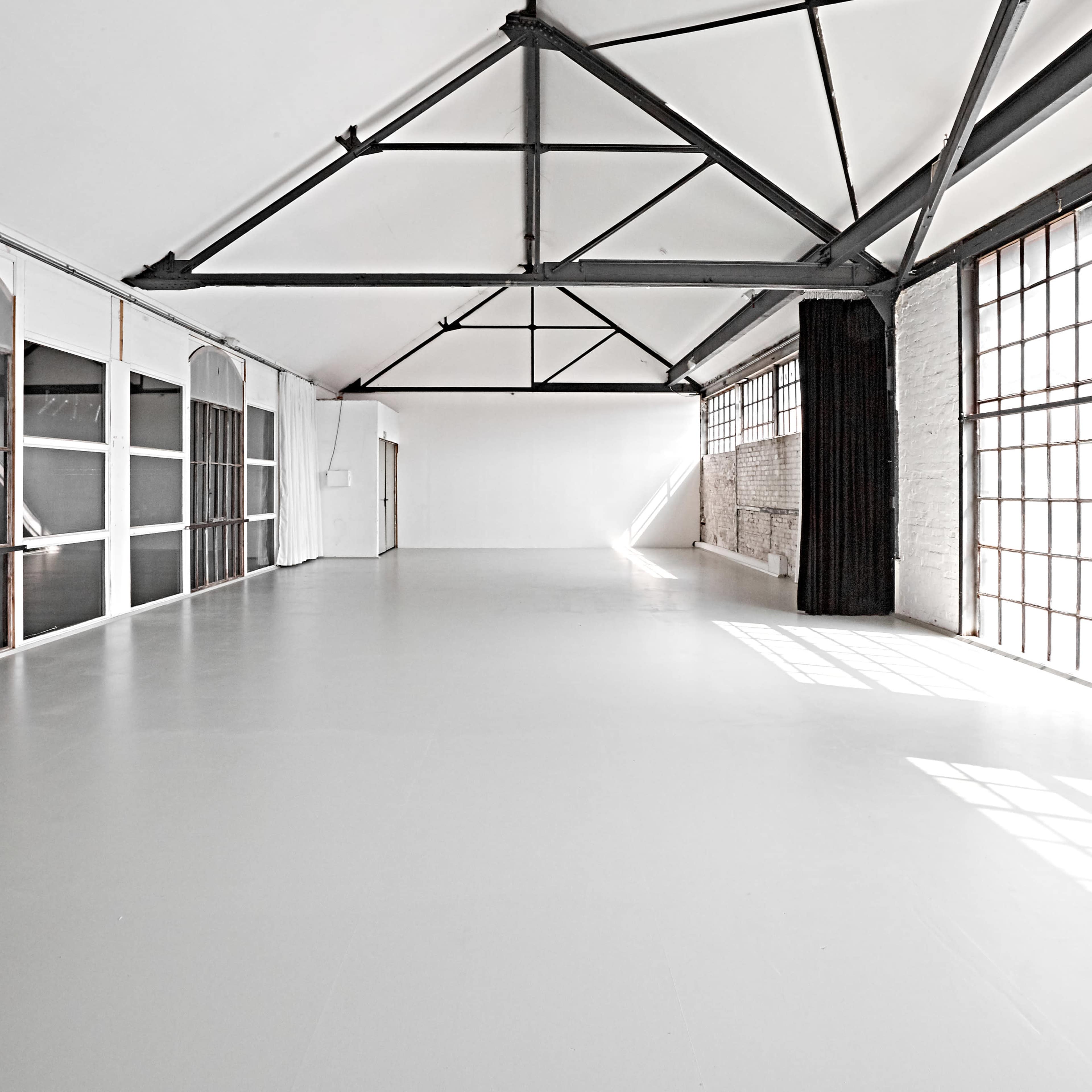 Großes, Industrielles Mietstudio für Fotografie und Film Bild in Oberschöneweide, Berlin, BE