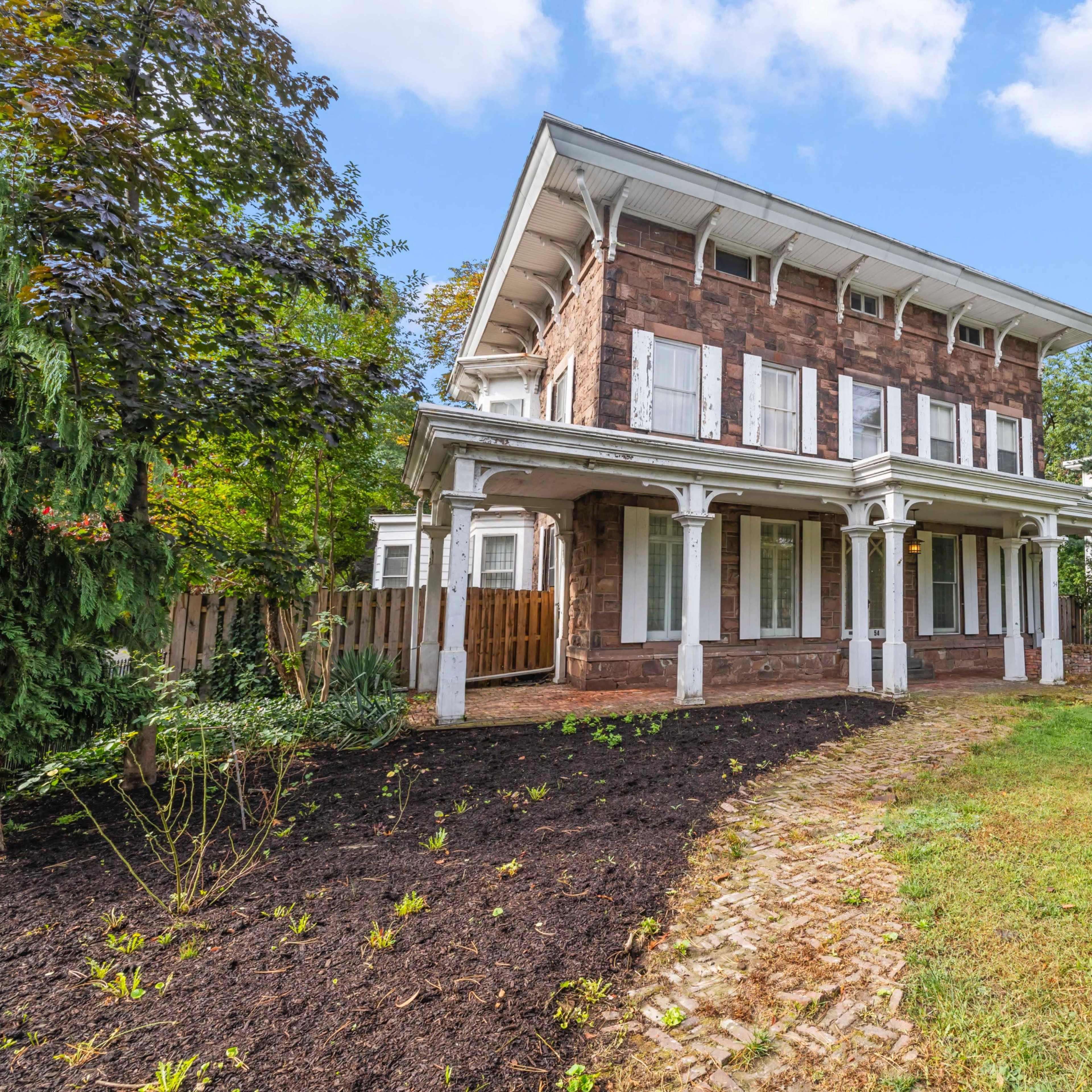 Historic Colonial Home For Rent In Forest Hills Image in Forest Hill, Newark, NJ