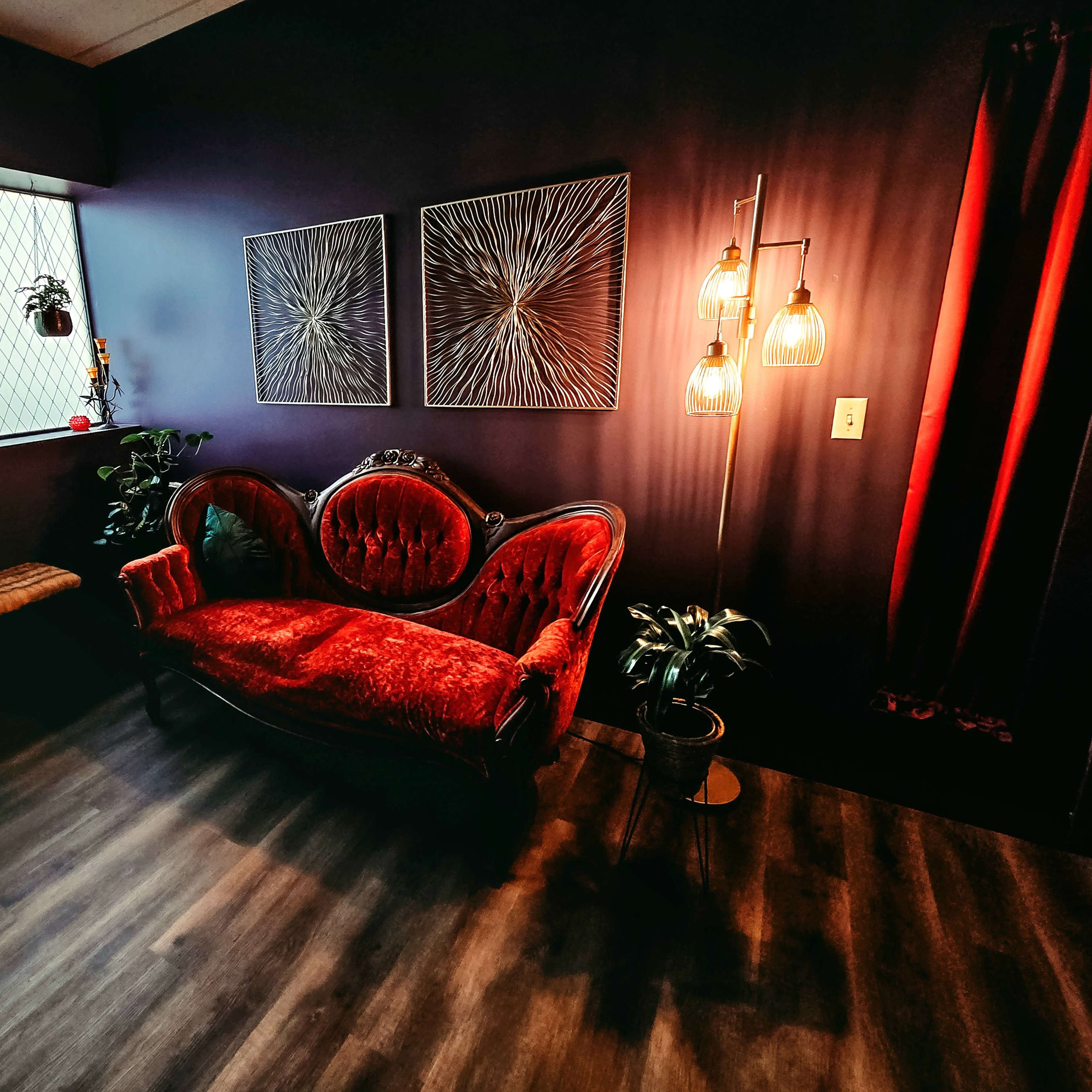 Photography studio with multiple themed rooms Image in Plymouth, Plymouth, MN