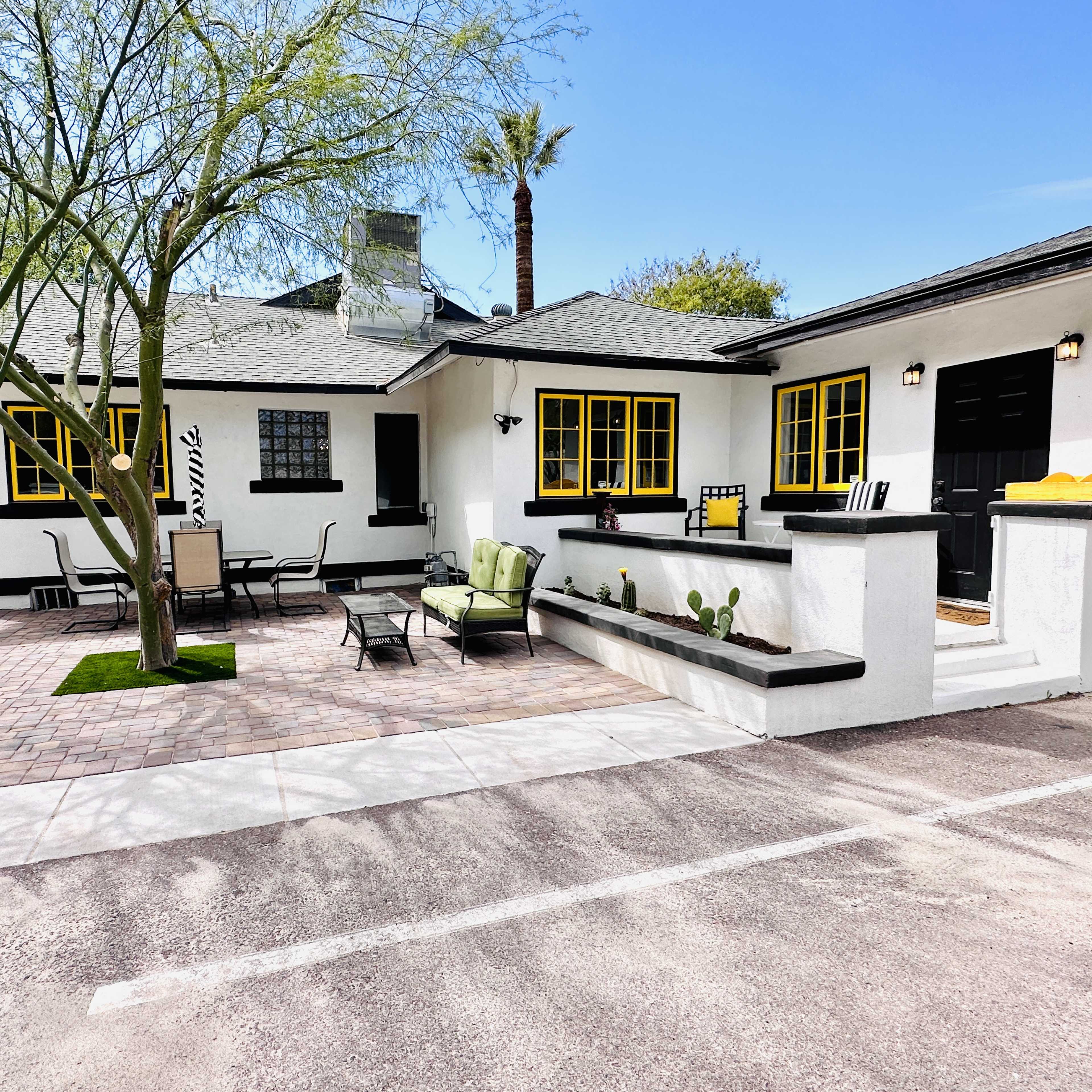 Charming Historic Bungalow with Modern Amenities Image in Central City, Phoenix, AZ
