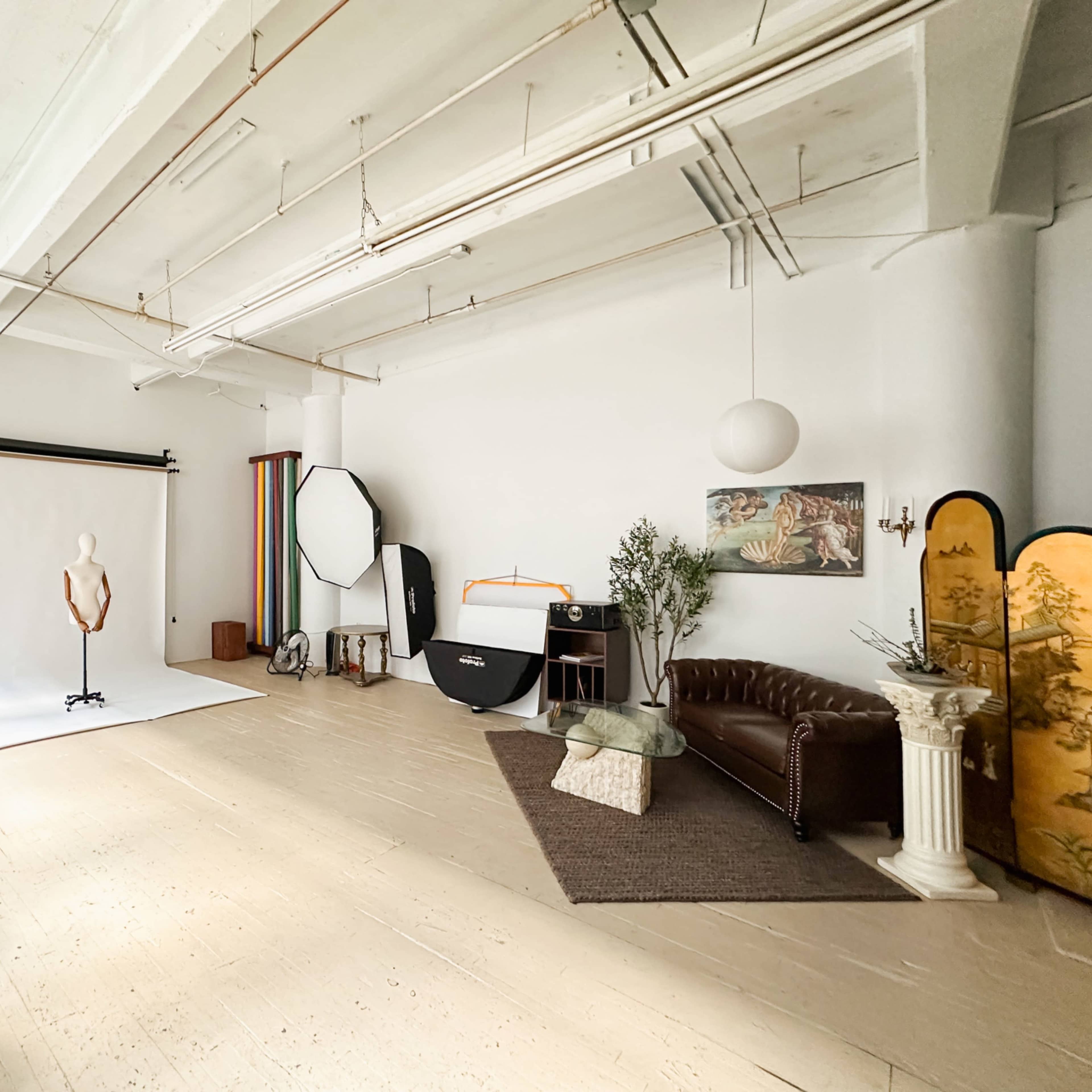 BEST VALUE! Beautiful Vintage Inspired Brooklyn Studio with tons of Profoto gear included! Image in Bedford-Stuyvesant, Brooklyn, NY