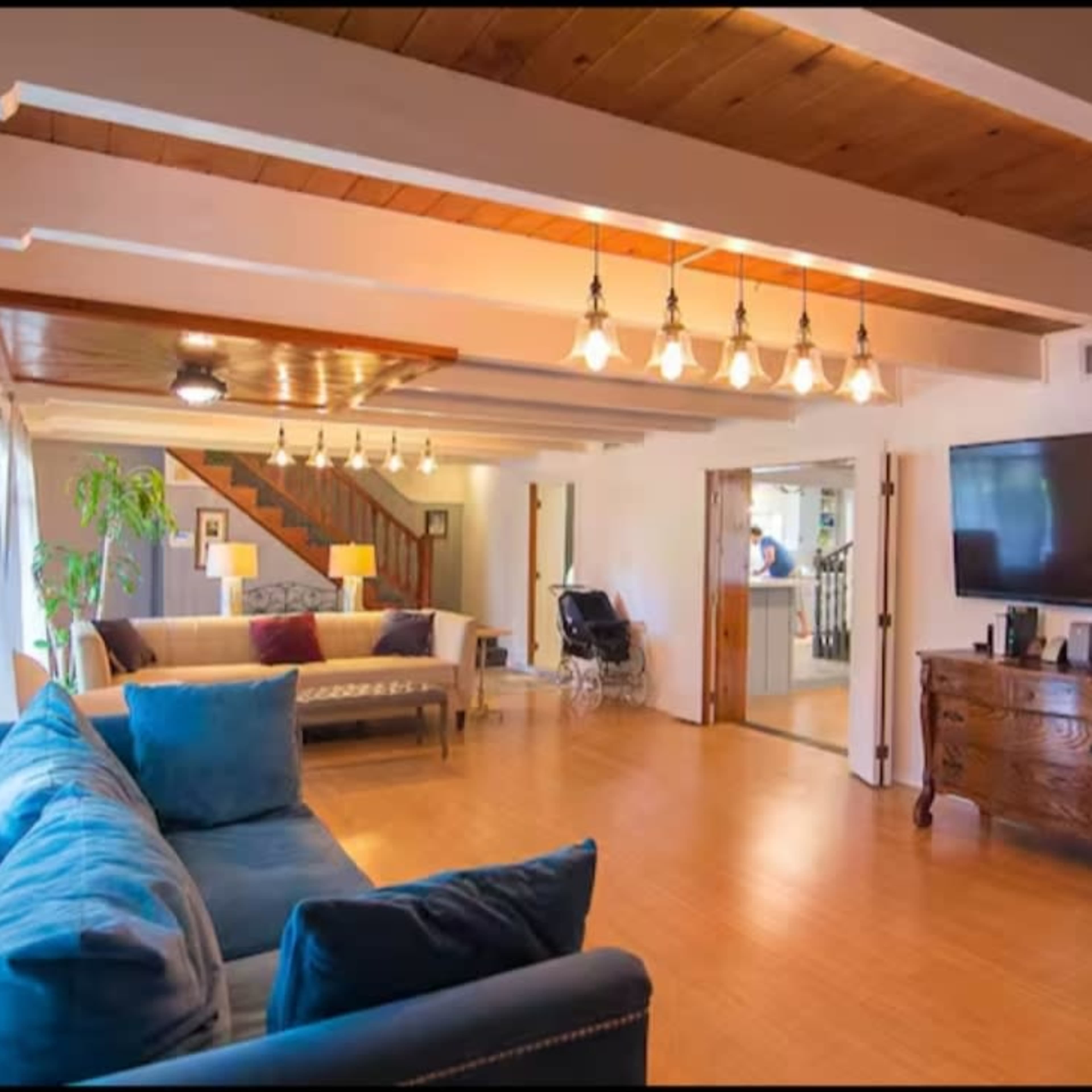 Country House in the Middle of the City Image in Sun Valley, Los Angeles, CA