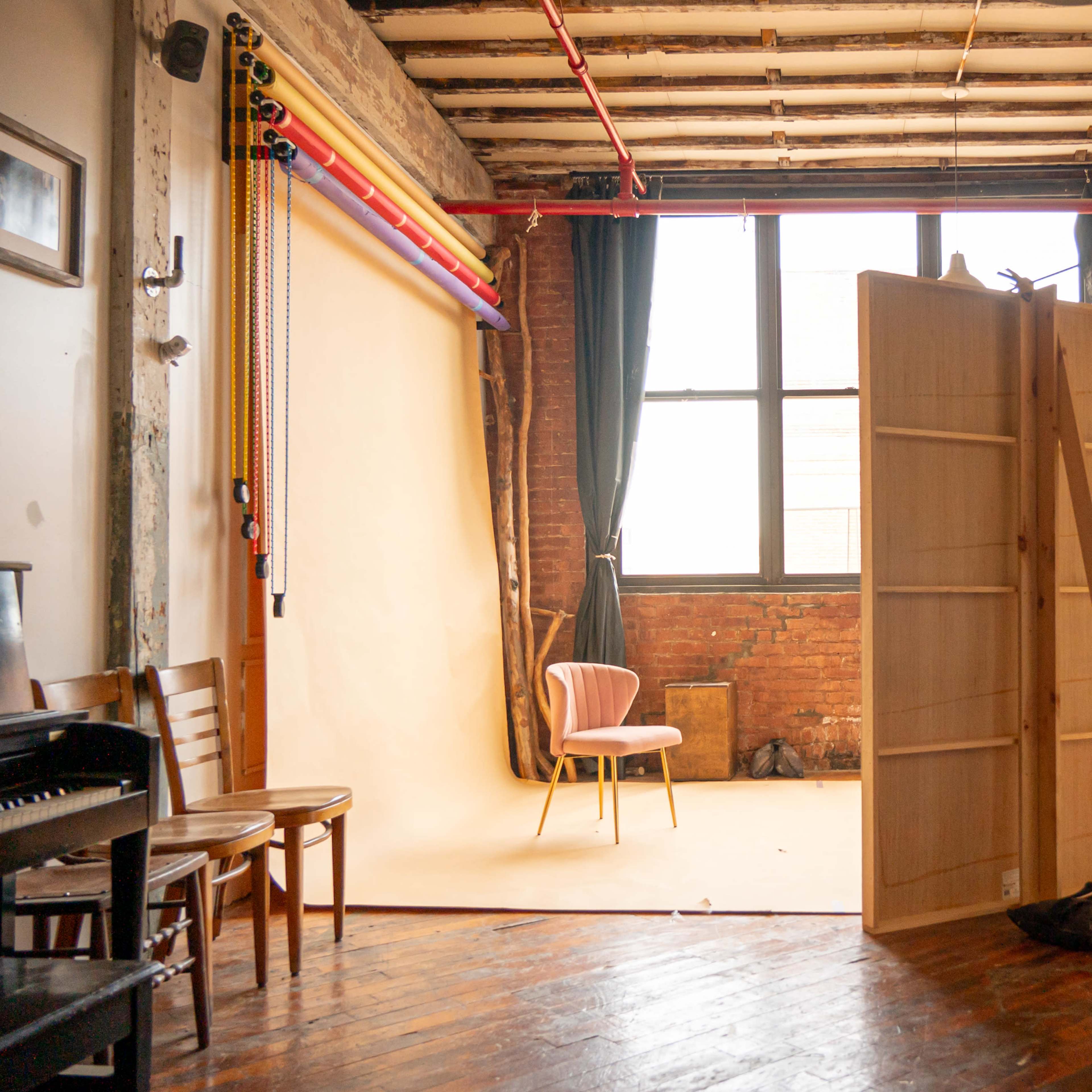 Industrial production loft : backdrops & furniture included Image in Sunset Park, Brooklyn, NY