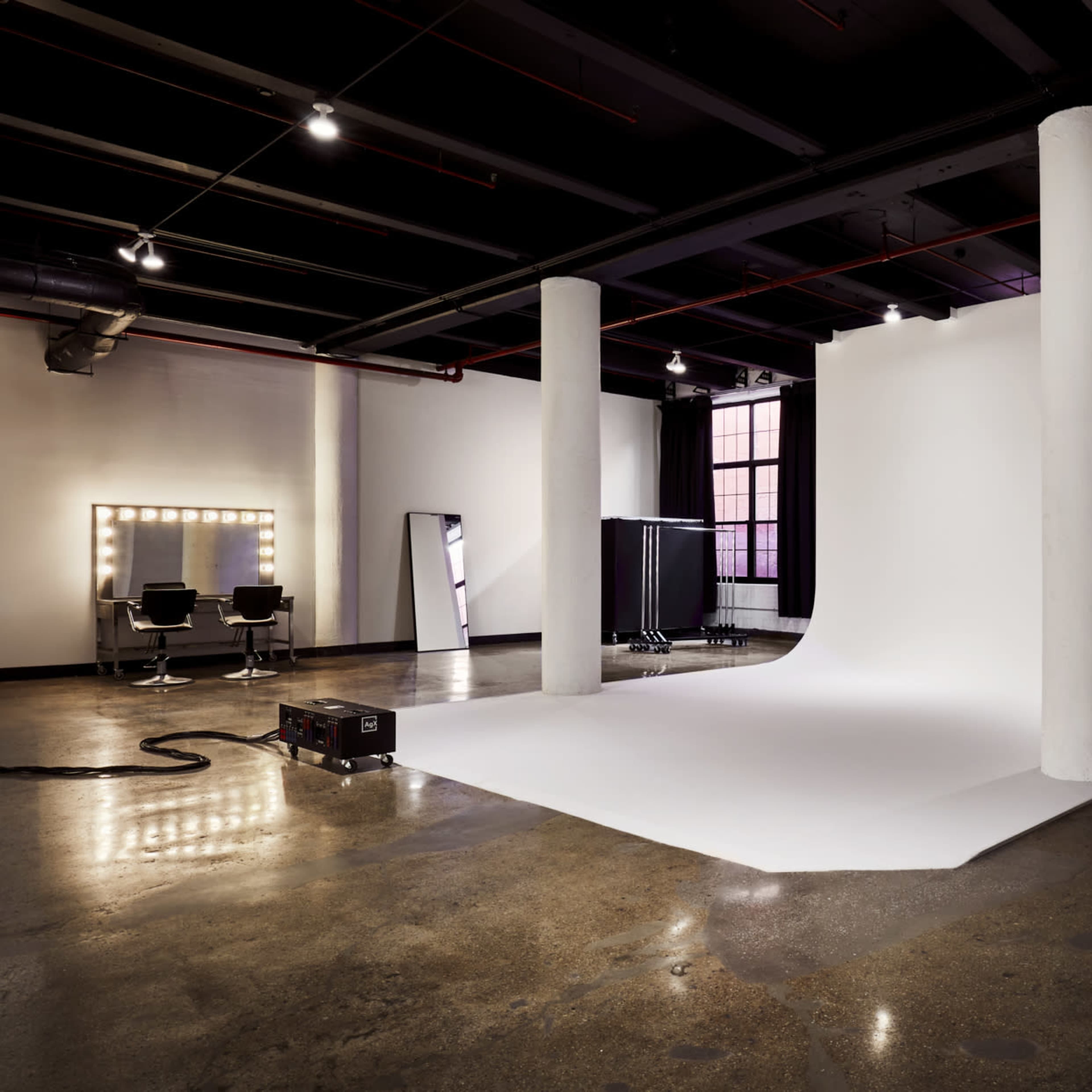 2400 sqft Photo Studio with Cyc Image in Bushwick, Brooklyn, NY