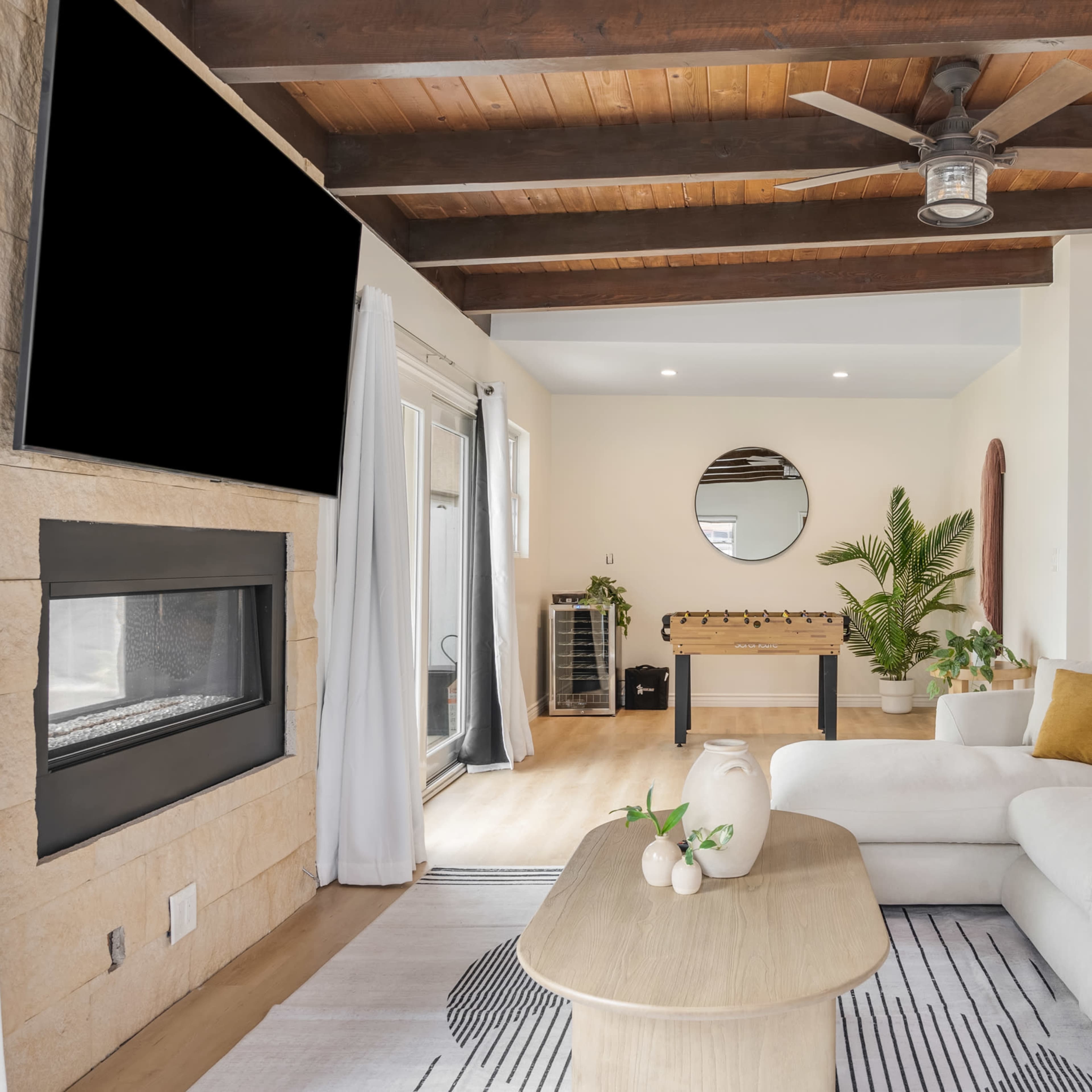 Long Beach Stunning Retro Beach Oasis with Pool Image in Bixby Knolls, Long Beach, CA