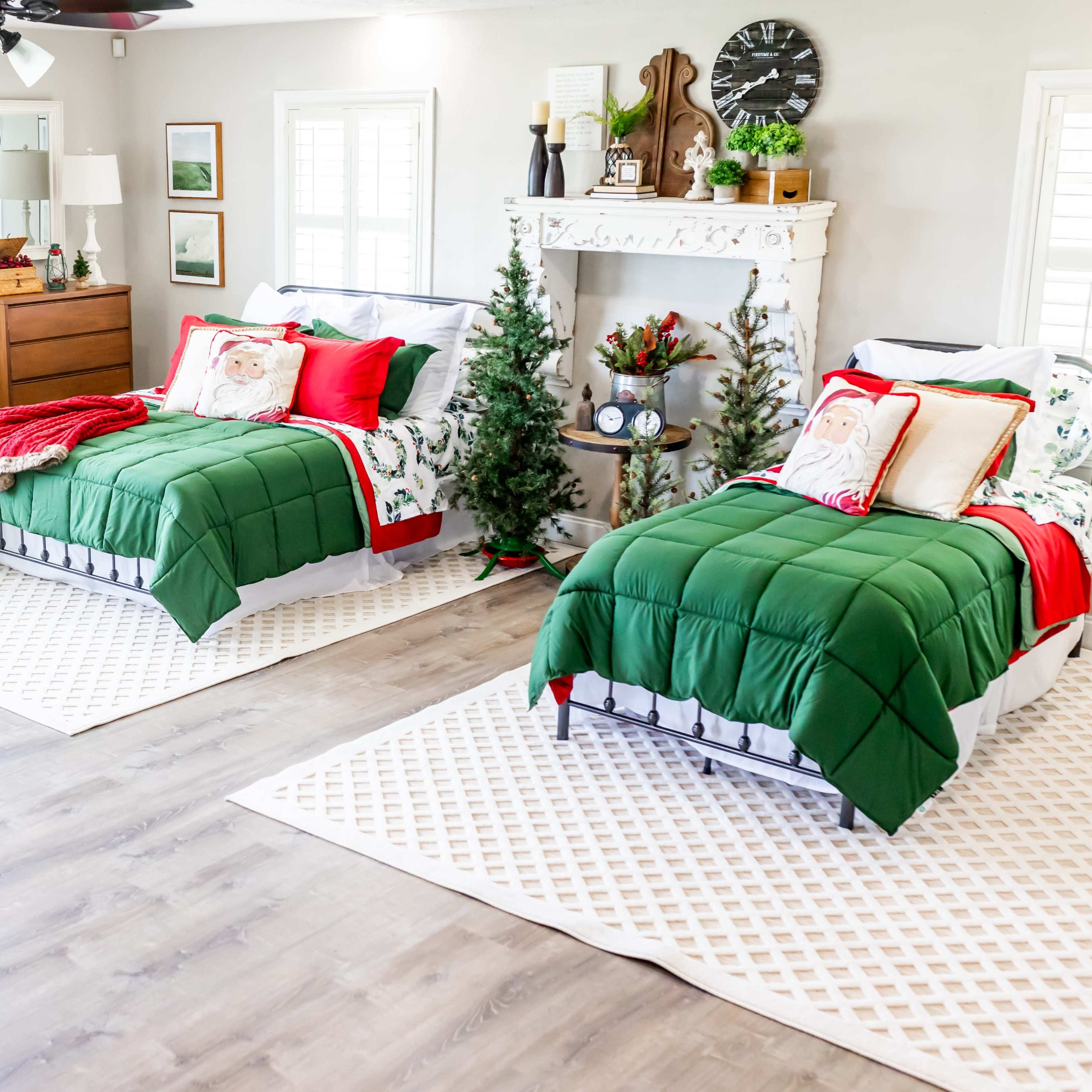 Farmhouse Christmas Photo Studio Image in , Wauchula, FL