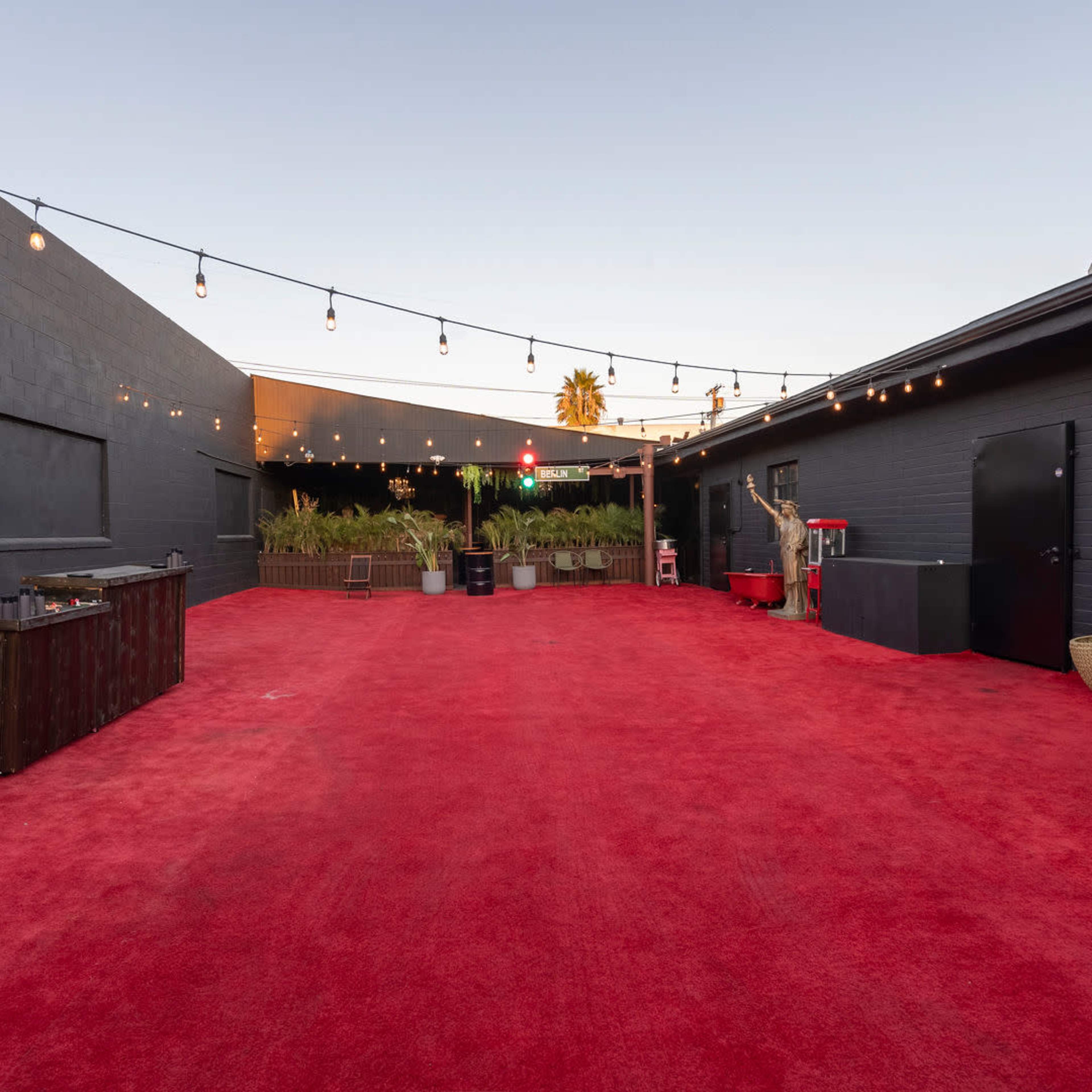 Night Club w/ Bar, Sound system, Lighting, Outdoor, Patio Image in Sun Valley, Los Angeles, CA