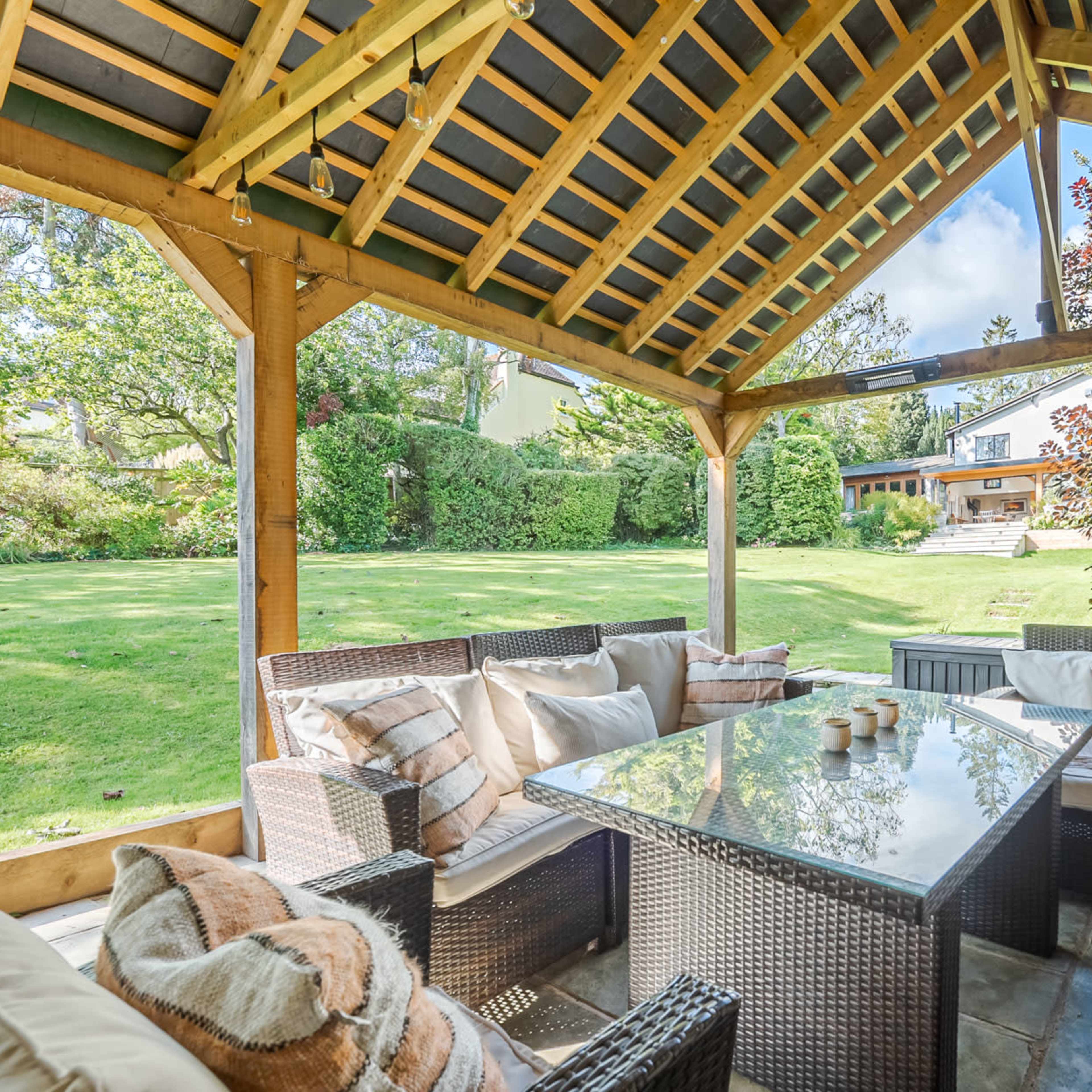 Modern, Country Home With Garden Barn and Stunning Views Image in Bledlow-cum-Saunderton, High Wycombe, England