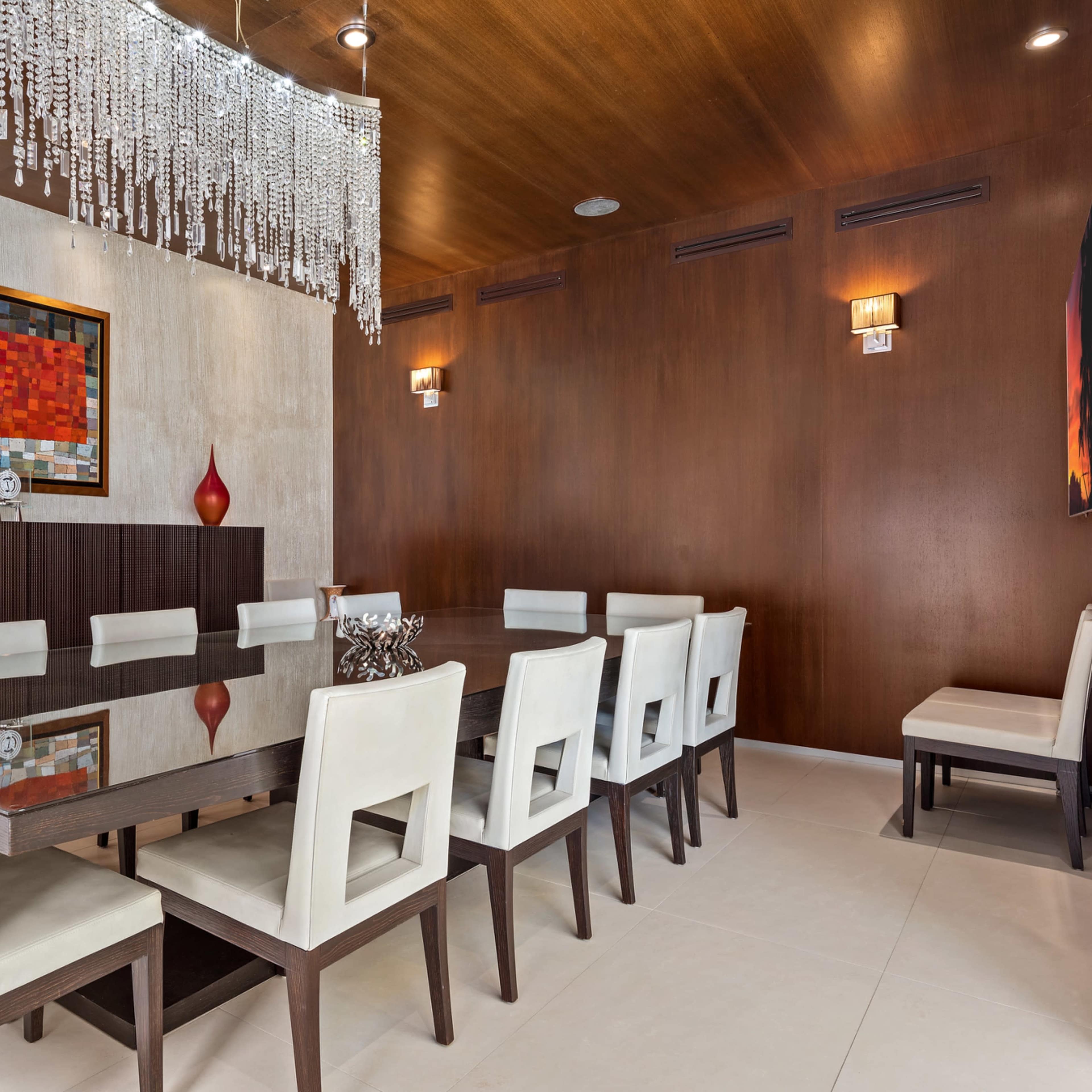Luxurious, Modern Villa w/Tennis Court, Pool, Sauna. Image in Central LA, Los Angeles, CA