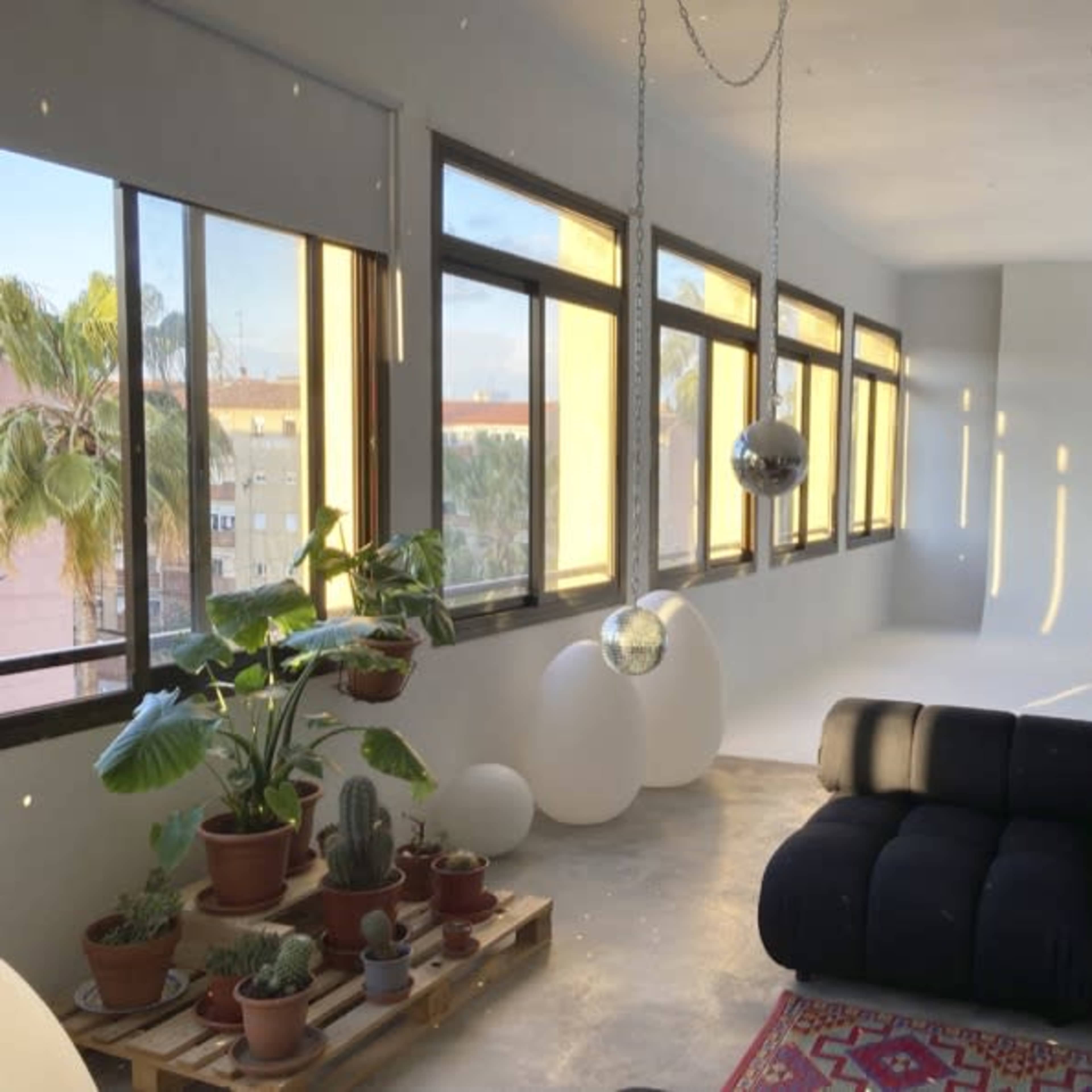 The 22 Studio – Book the Scene, Light the Vision, Build the Dream. Imagen en L'Hospitalet de Llobregat, L'Hospitalet de Llobregat, CT