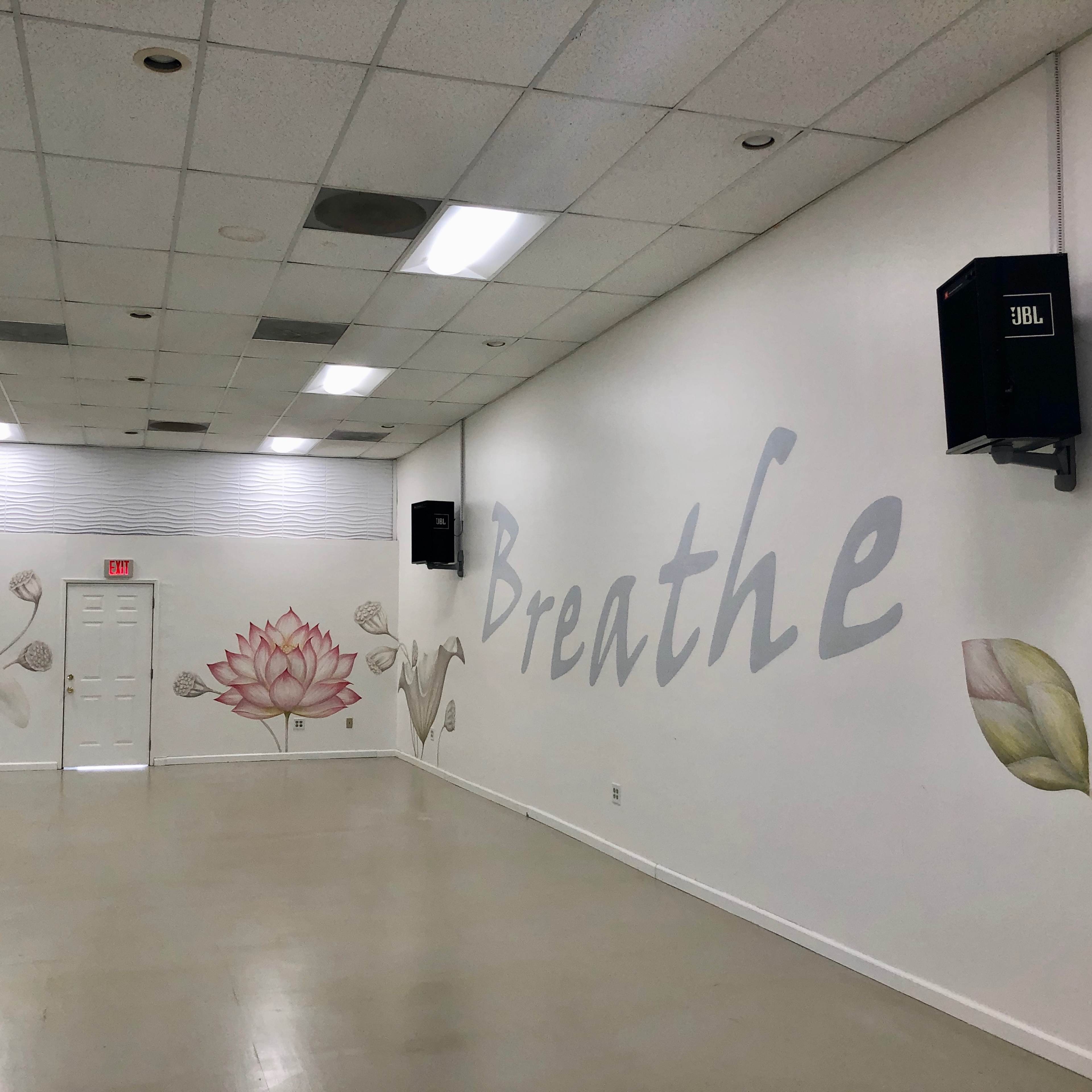 Studio with Sound System and A/C Image in South Los Angeles, Los Angeles, CA