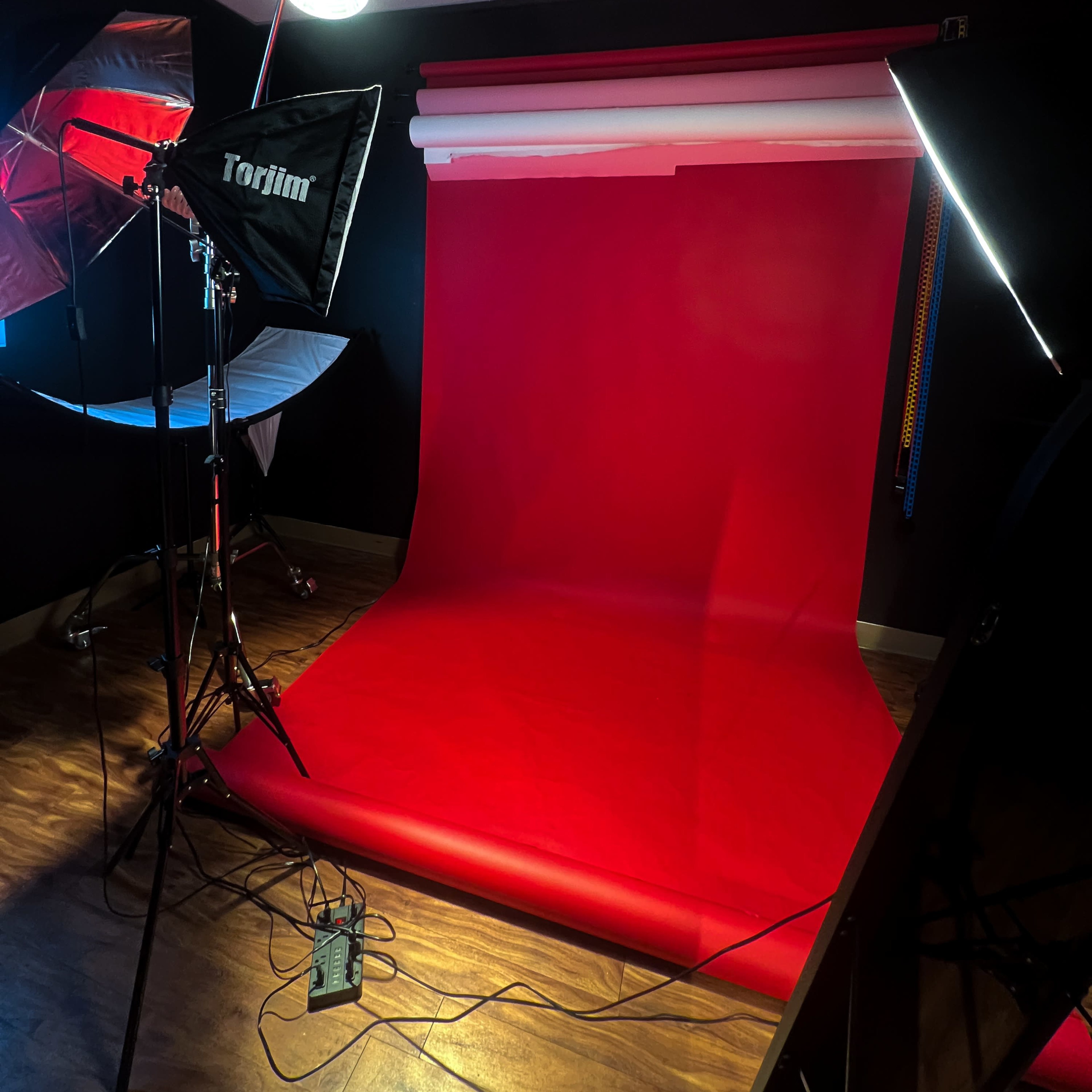 24/7 Creative Haven: Two Fully Equipped Studio Rooms Image in Greenbriar Southwest, Stafford, TX