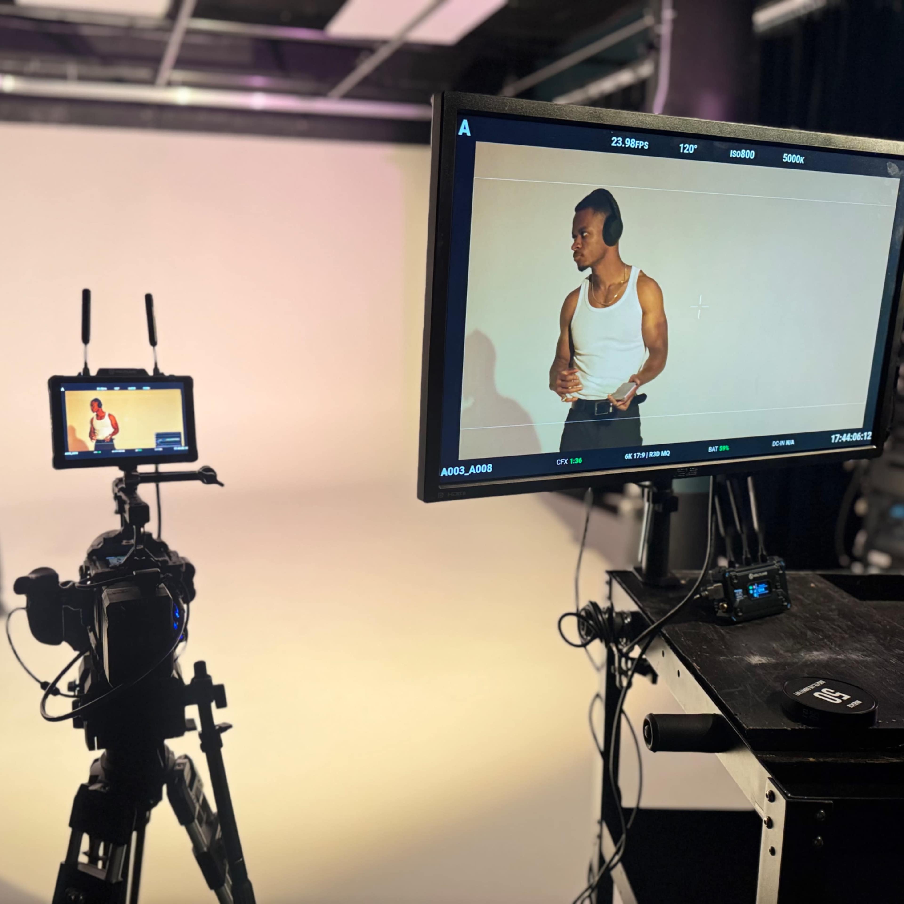 Spacious green screen and white cyc wall studio for photography and video production. Image in Northern Waterfront, San Francisco, CA