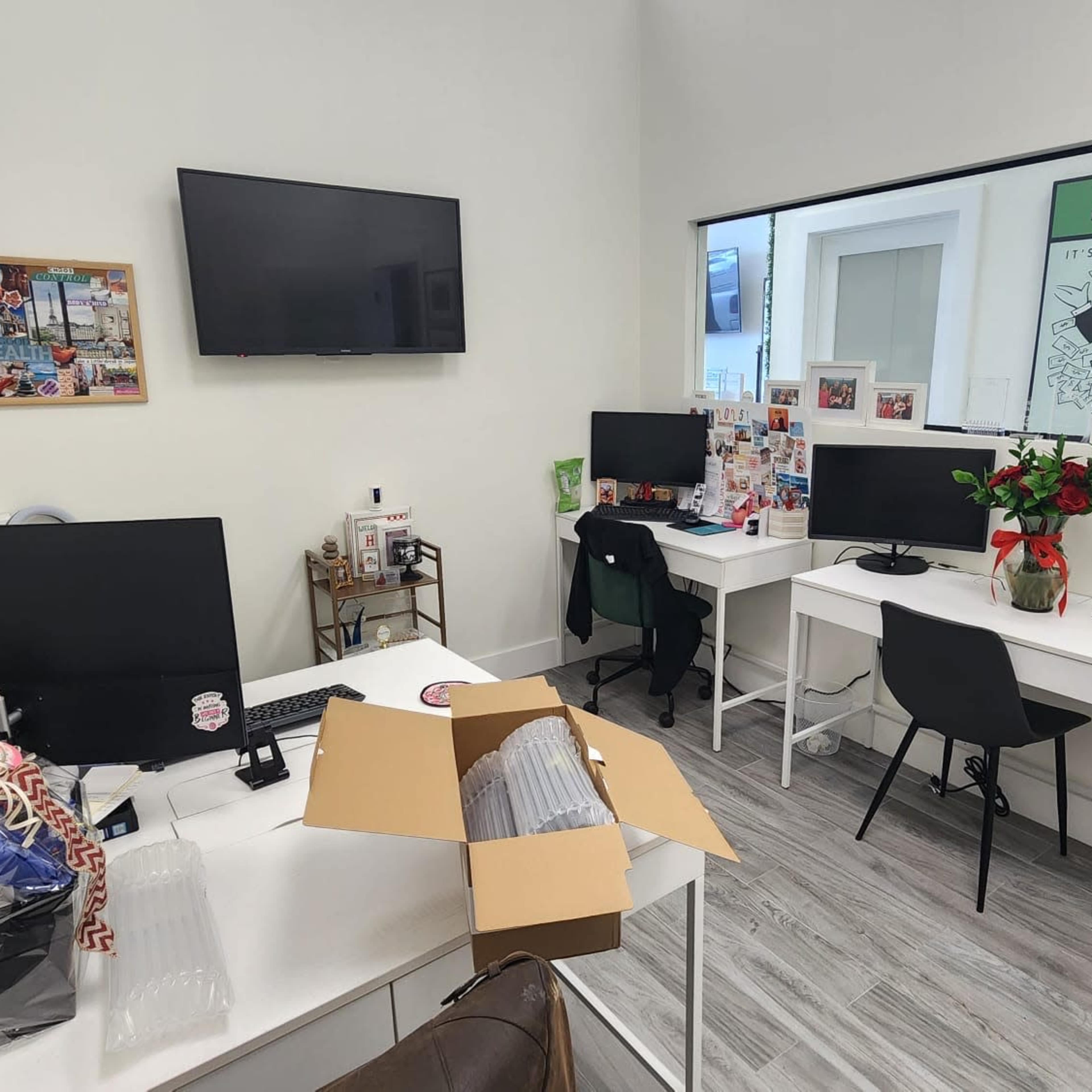 homestead Office perfect for trainings or small coorporate gatherings Image in Homestead, Homestead, FL