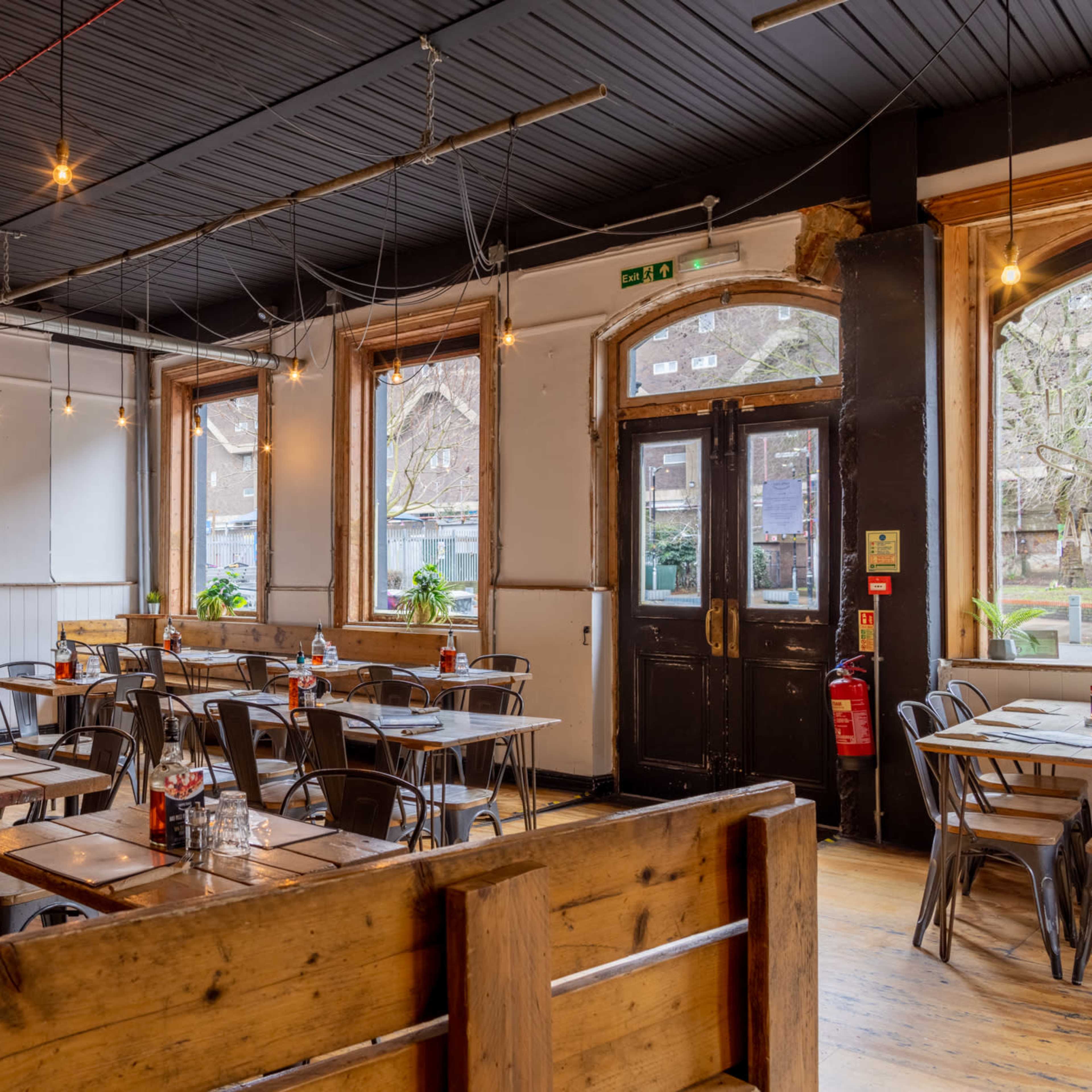Rustic Pizza Restaurant Image in Lambeth, London, England