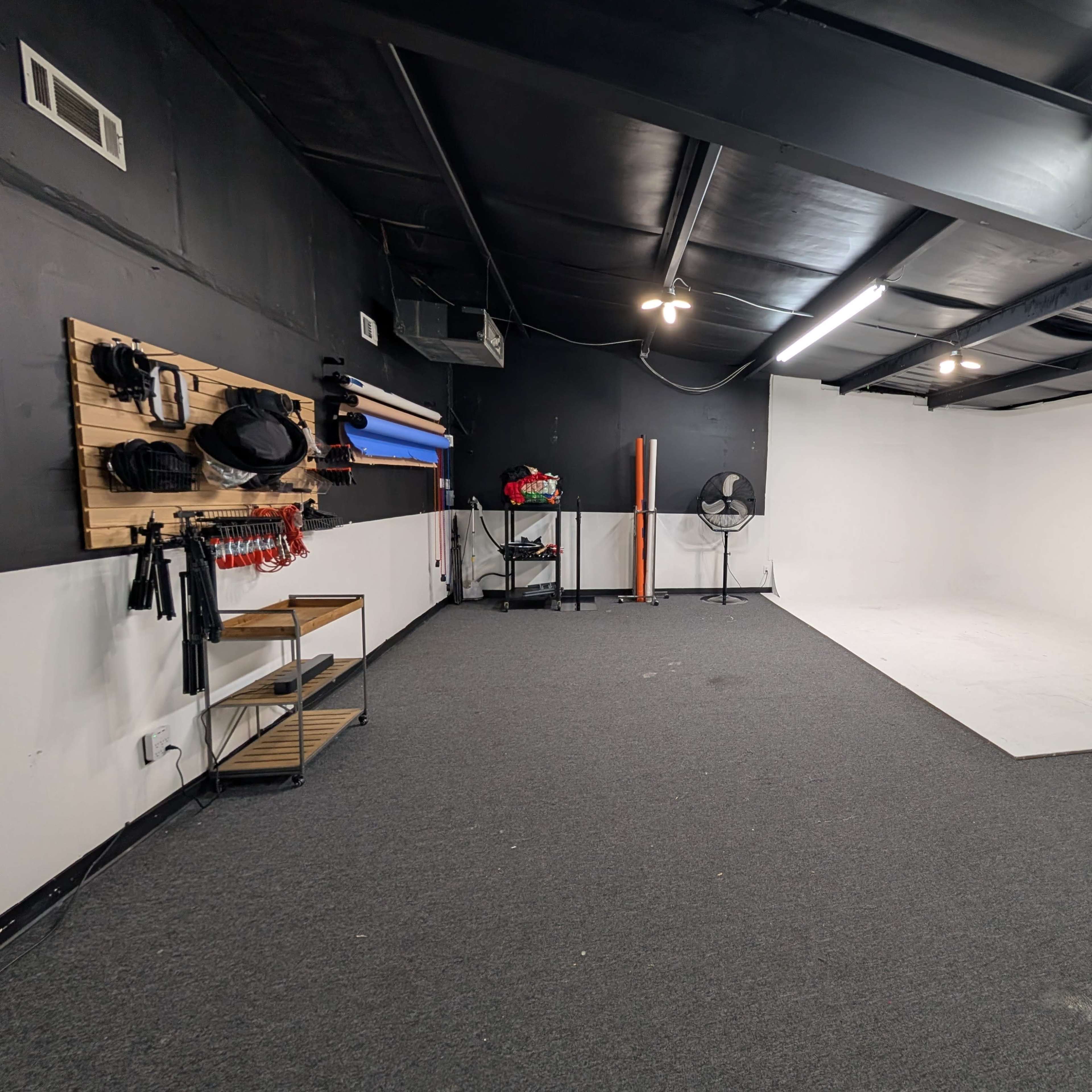Content Studio with Cyclorama Wall & Props for Photo, Video & Podcast Shoots in Austell Image in Lithia Springs, Austell, GA