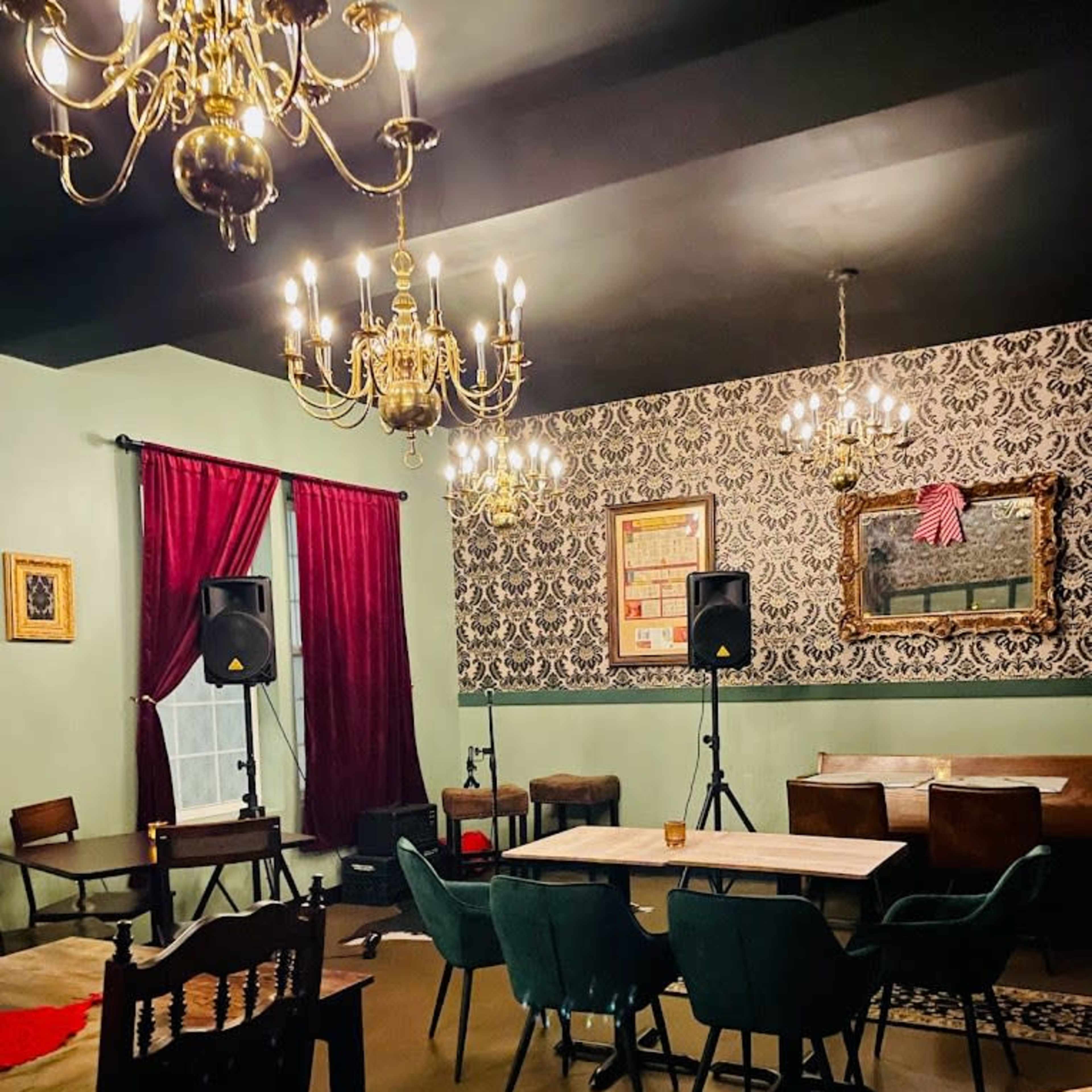 Vintage Cocktail Bar & Lounge Image in Fisk/Meharry, Nashville, TN